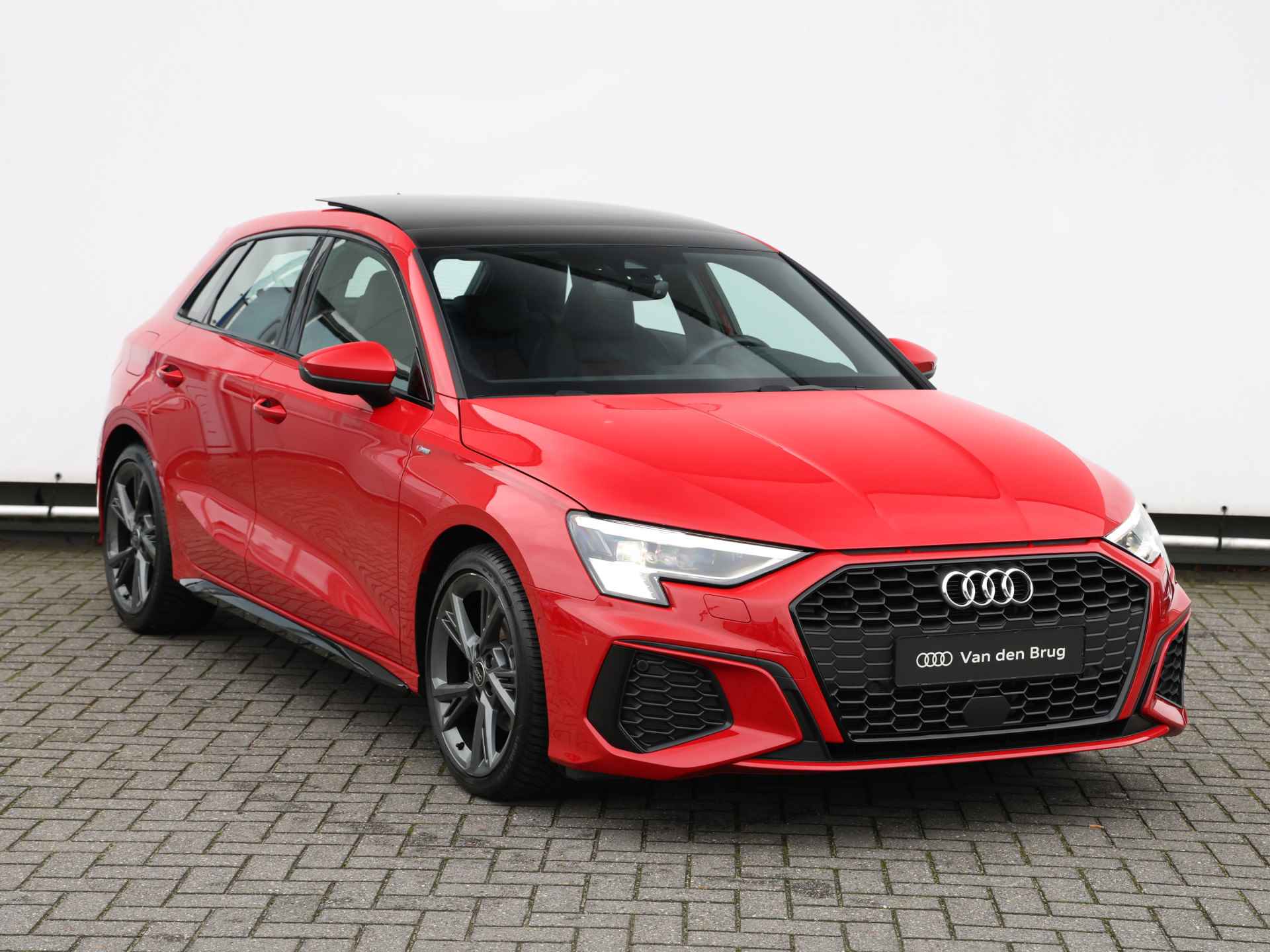 Audi A3 Sportback 35 TFSI S edition 150pk | Pano | Camera | Matrix LED | Stoelverwarming | Adaptive Cruise - 3/47