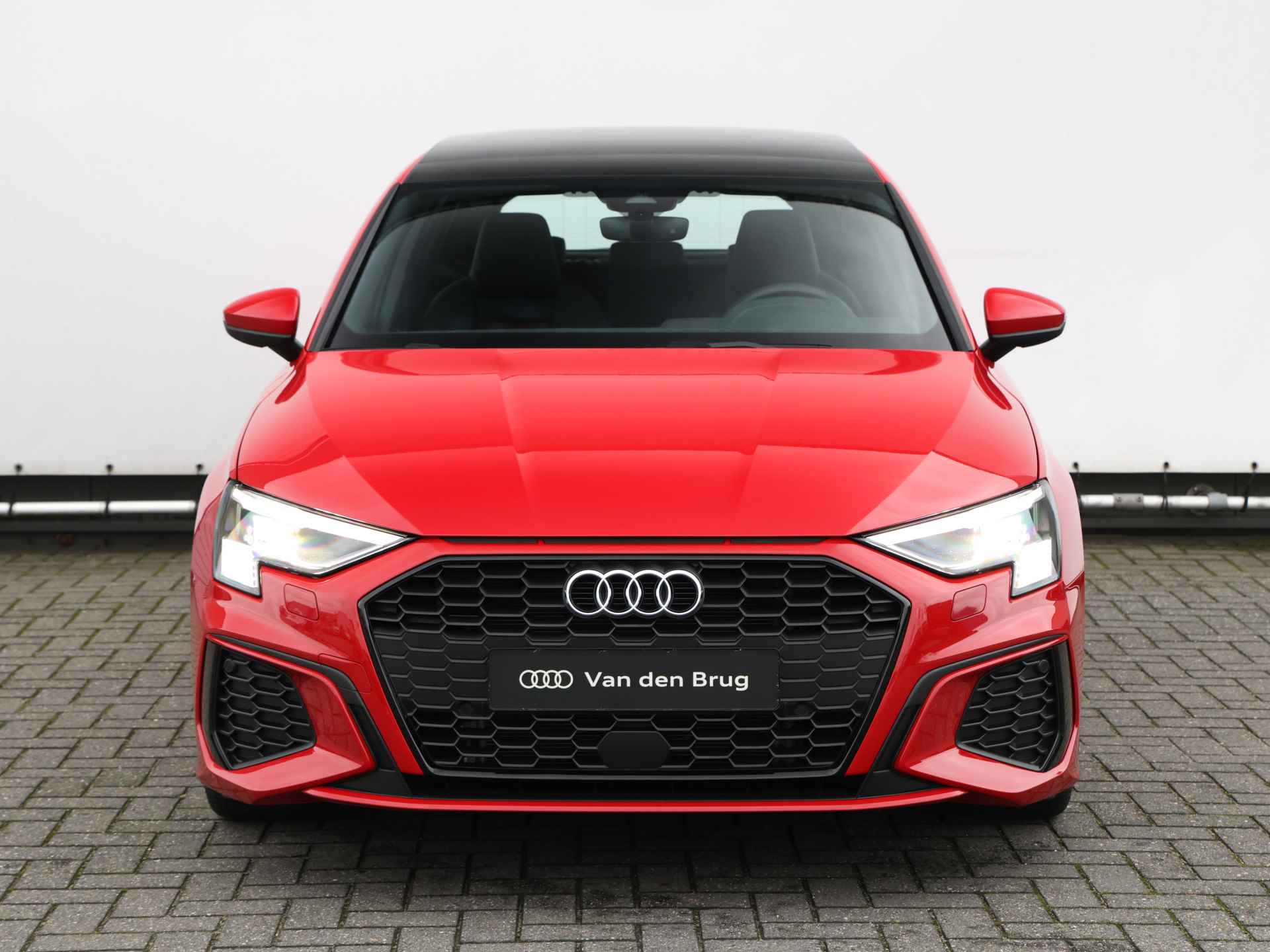 Audi A3 Sportback 35 TFSI S edition 150pk | Pano | Camera | Matrix LED | Stoelverwarming | Adaptive Cruise - 4/47