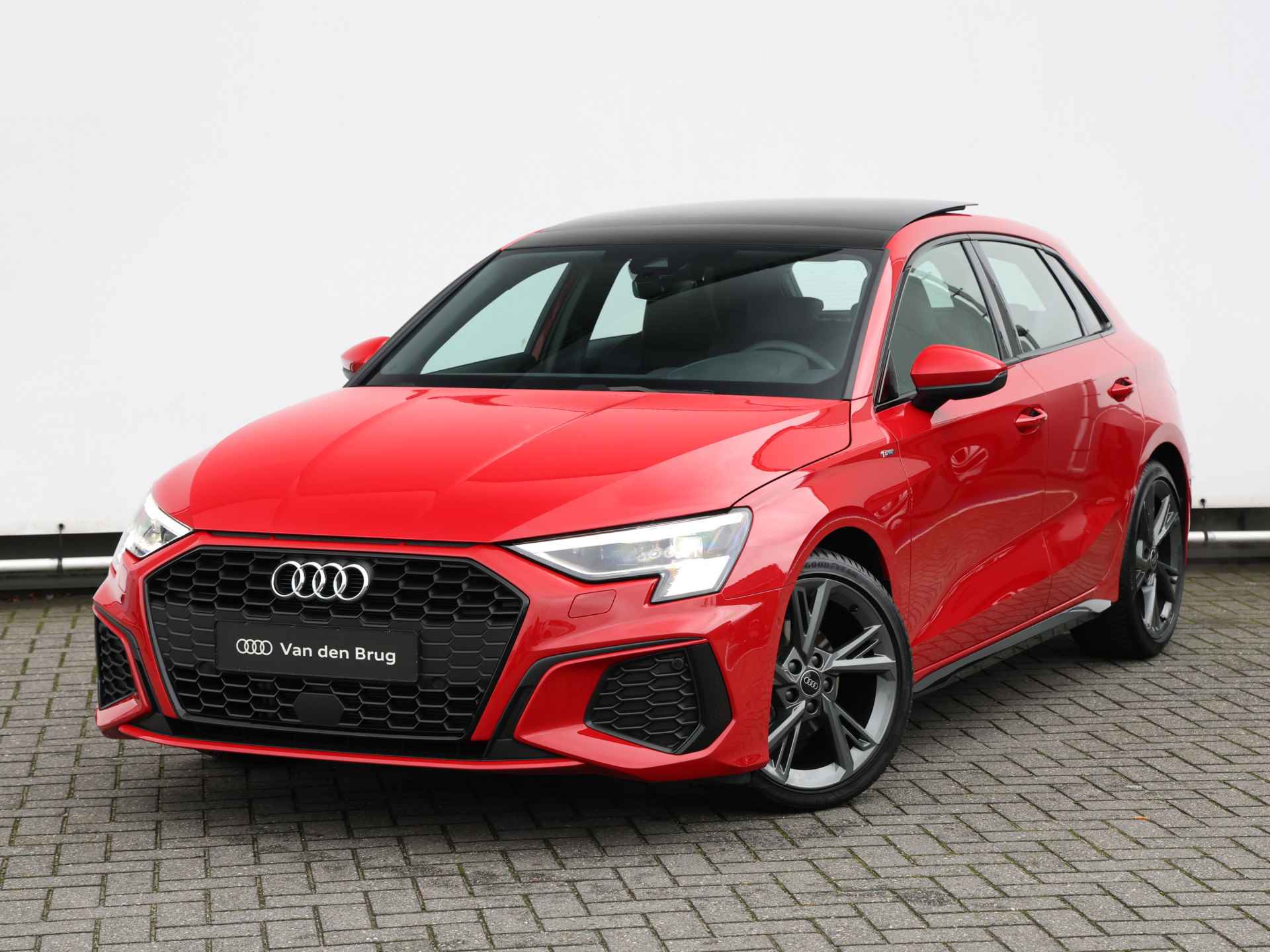 Audi A3 Sportback 35 TFSI S edition 150pk | Pano | Camera | Matrix LED | Stoelverwarming | Adaptive Cruise - 12/47