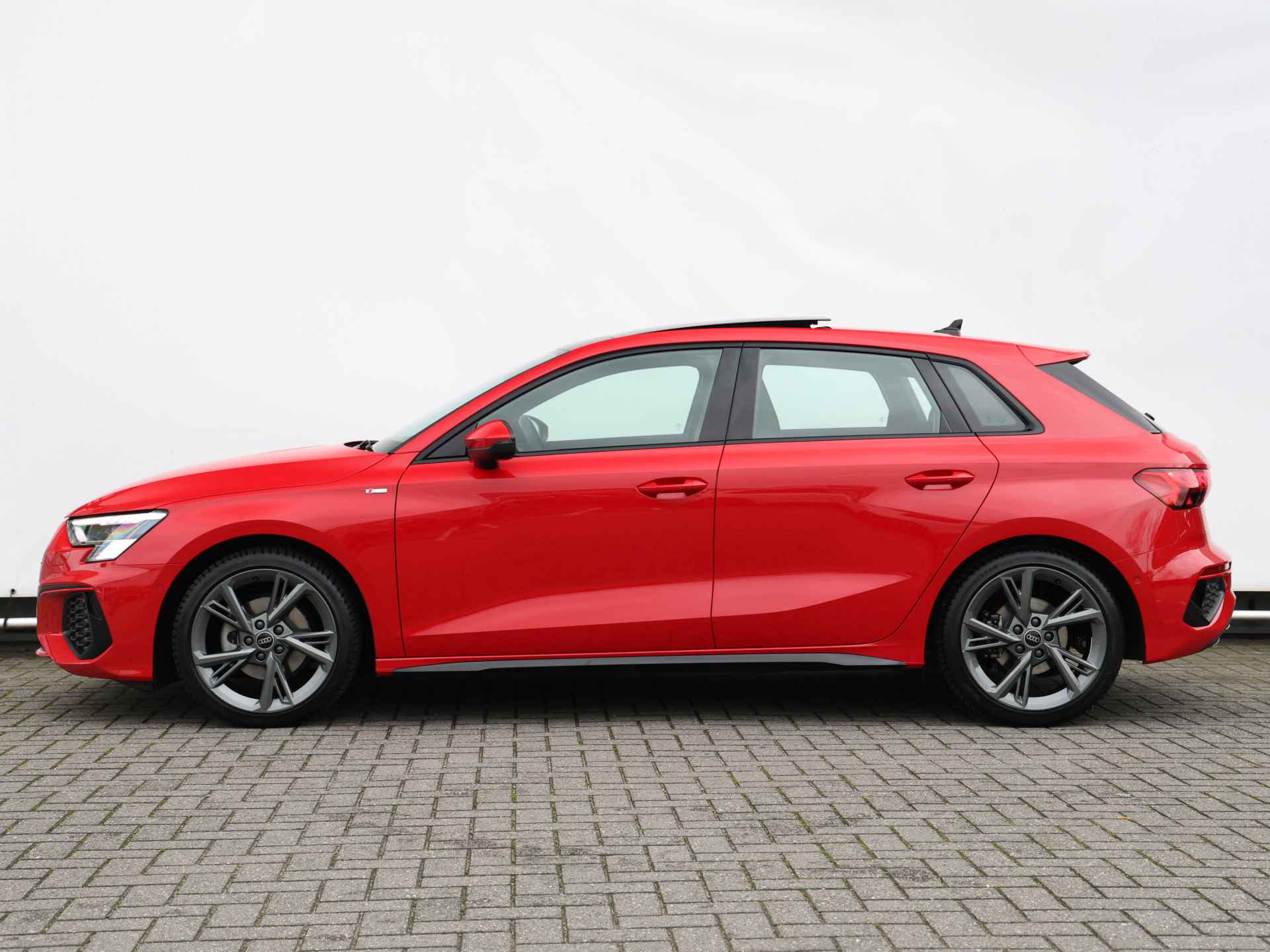 Audi A3 Sportback 35 TFSI S edition 150pk | Pano | Camera | Matrix LED | Stoelverwarming | Adaptive Cruise - 13/47