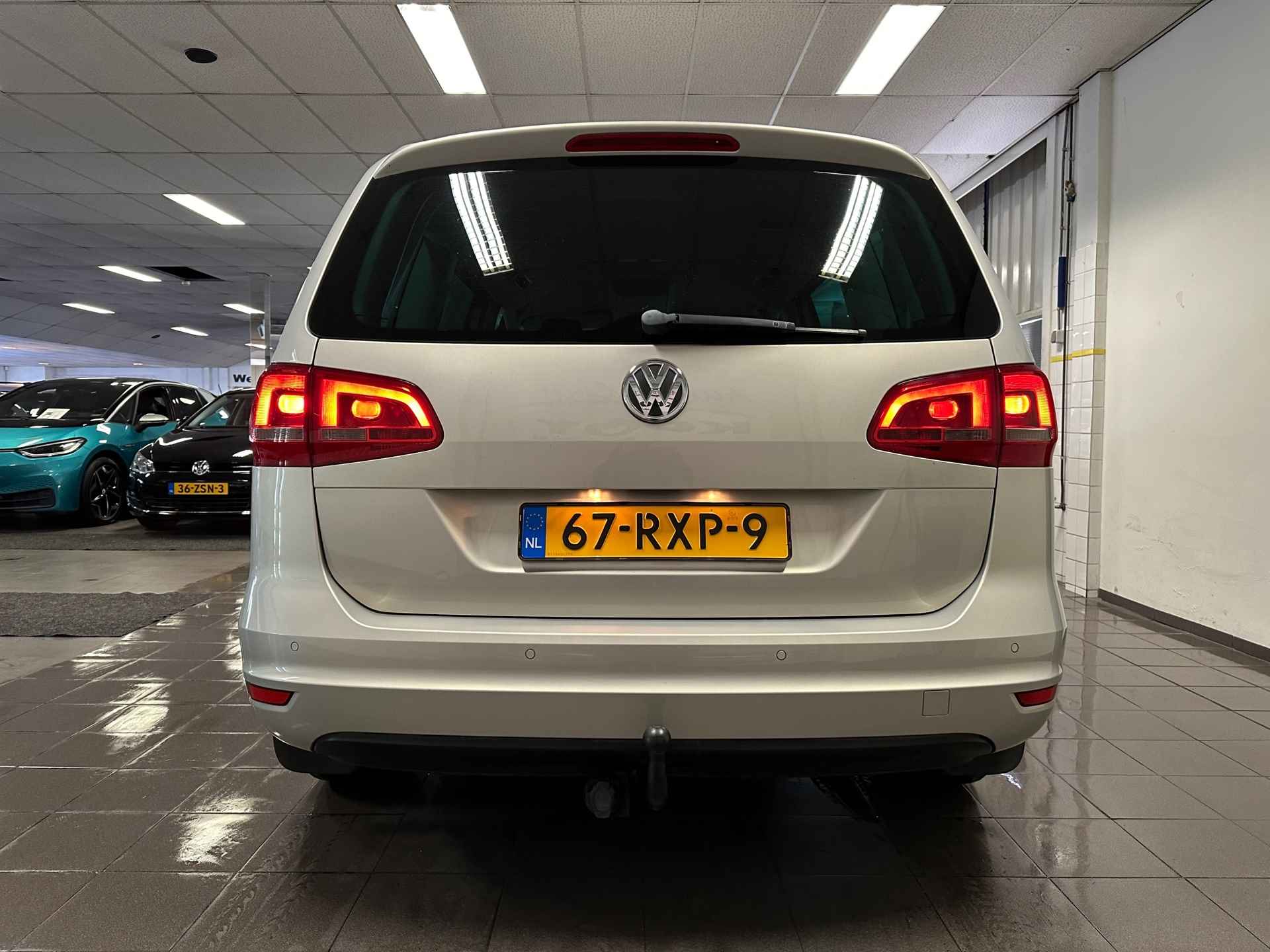 Volkswagen Sharan 1.4 TSI Highline * 1e Eig / Trekhaak / Navigatie / Stoelverwarming / NL Auto * - 4/24