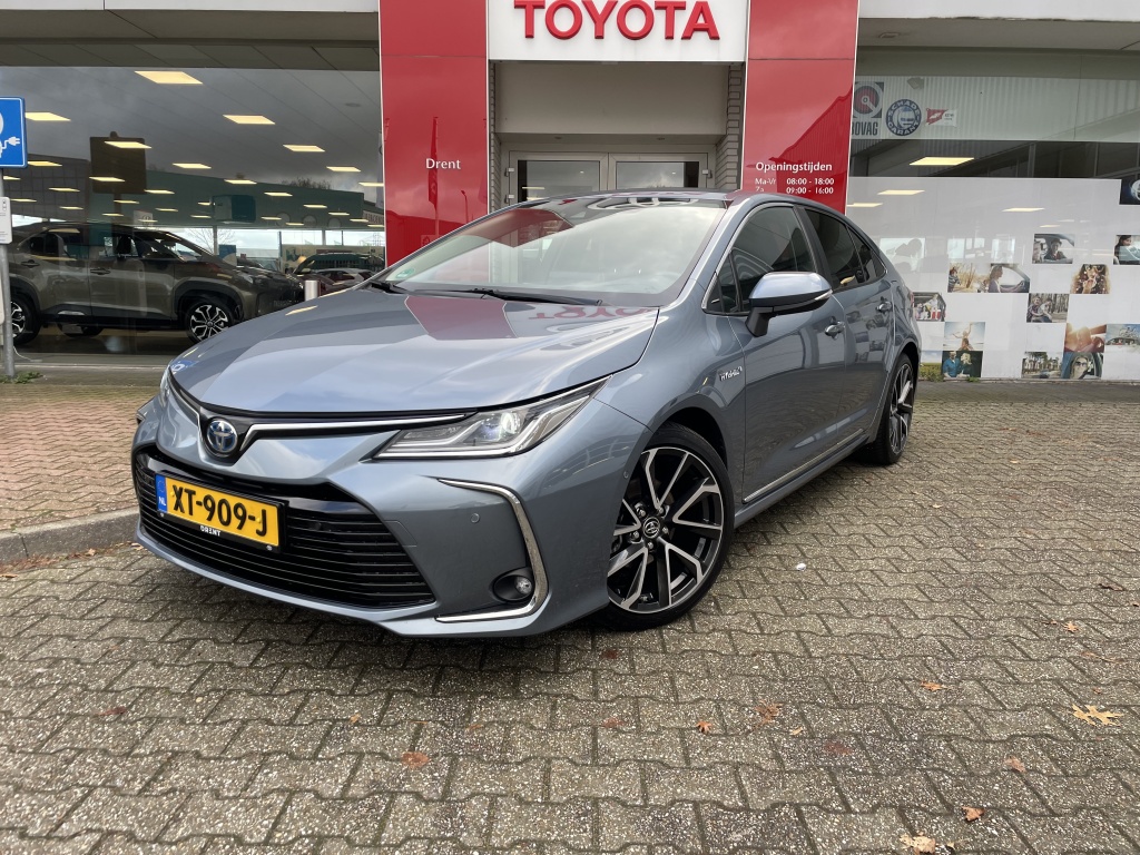 Toyota Corolla 1.8 Hybrid Executive | sensoren v&a | keyless entry + start | Na