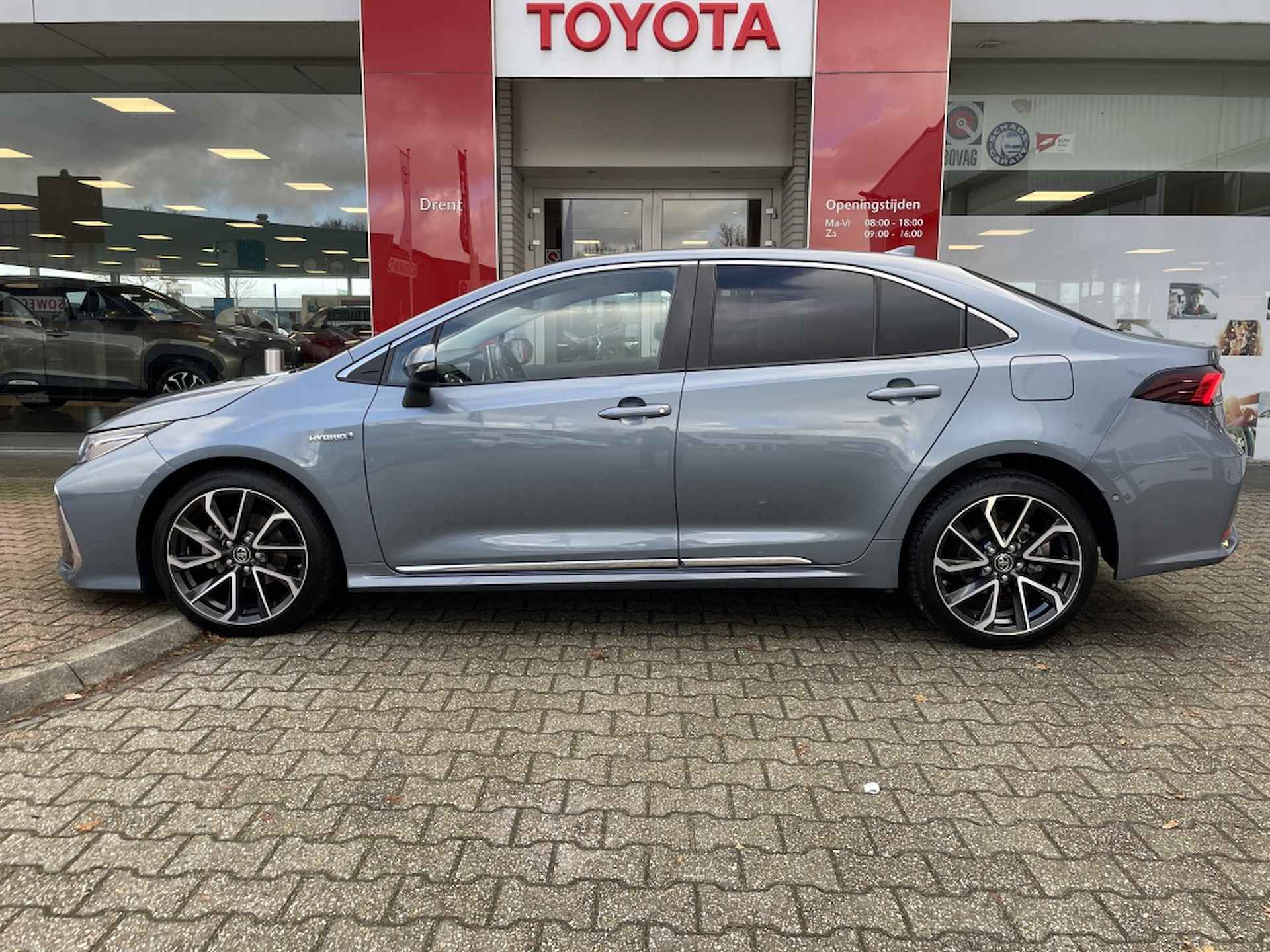 Toyota Corolla 1.8 Hybrid Executive | sensoren v&a | keyless entry + start | Na - 5/35