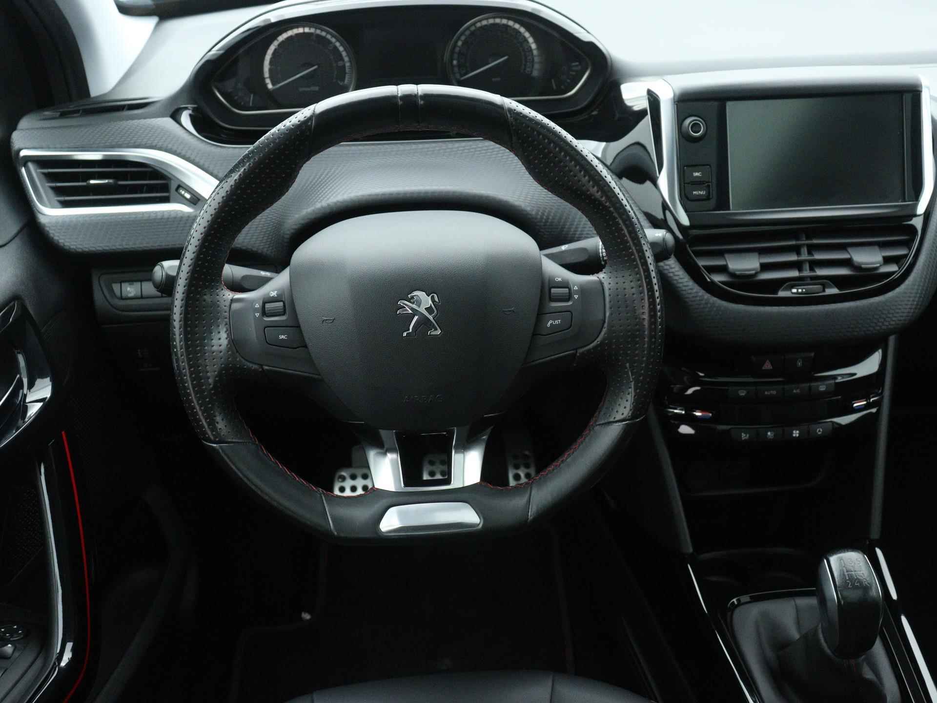Peugeot 2008 GT-line 110pk | Navigatie | Camera | Climate Control | Sportstoelen | Licht Metalen Velgen - 20/37
