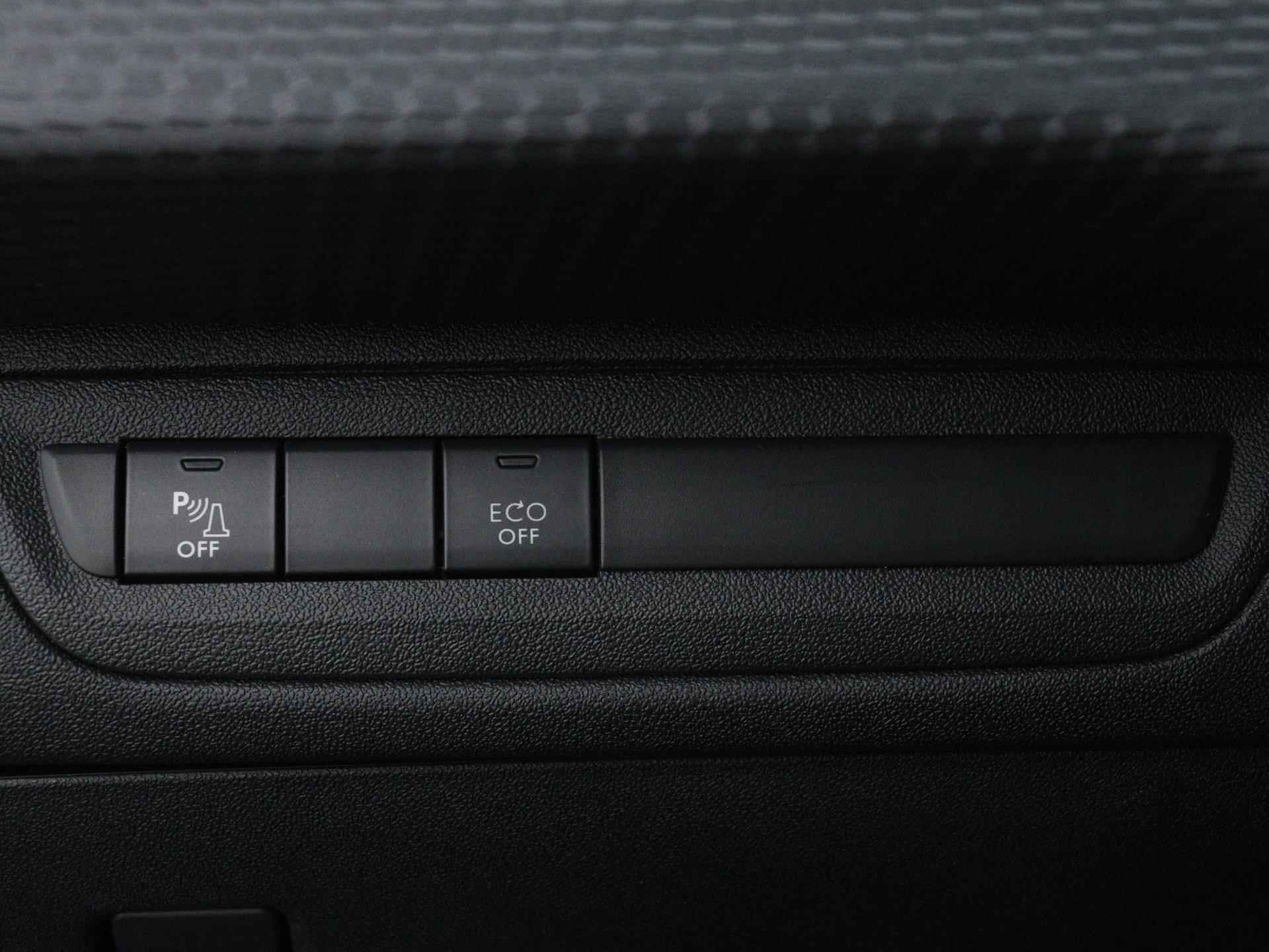 Peugeot 2008 GT-line 110pk | Navigatie | Camera | Climate Control | Sportstoelen | Licht Metalen Velgen - 24/37
