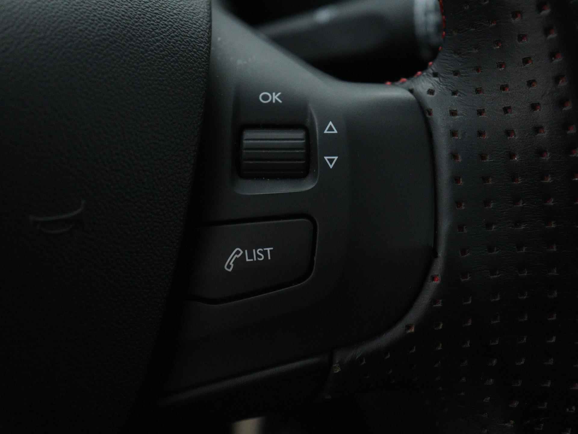 Peugeot 2008 GT-line 110pk | Navigatie | Camera | Climate Control | Sportstoelen | Licht Metalen Velgen - 26/37