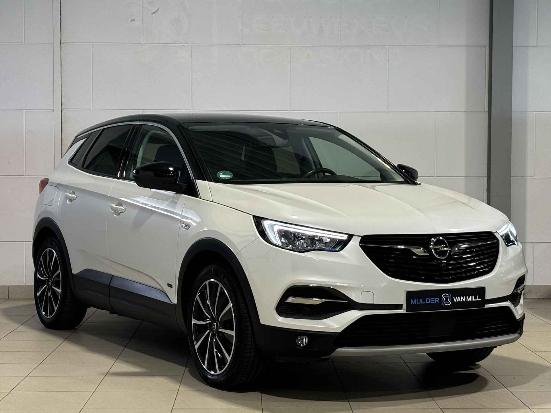 Opel Grandland X 1.6 Turbo HYbrid4 300 pk 4x4 Innovation |TREKHAAK|AGR-STOEL|360° CAMERA+SENSOREN|NAVI PRO 8"|STOELVERWARMING|ISOFIX| - 3/64