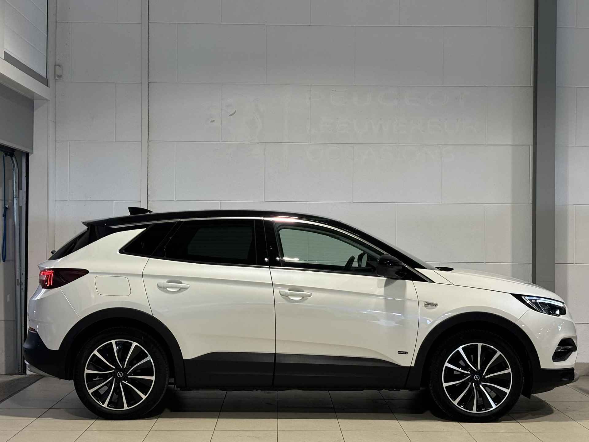 Opel Grandland X 1.6 Turbo HYbrid4 300 pk 4x4 Innovation |TREKHAAK|AGR-STOEL|360° CAMERA+SENSOREN|NAVI PRO 8"|STOELVERWARMING|ISOFIX| - 7/64