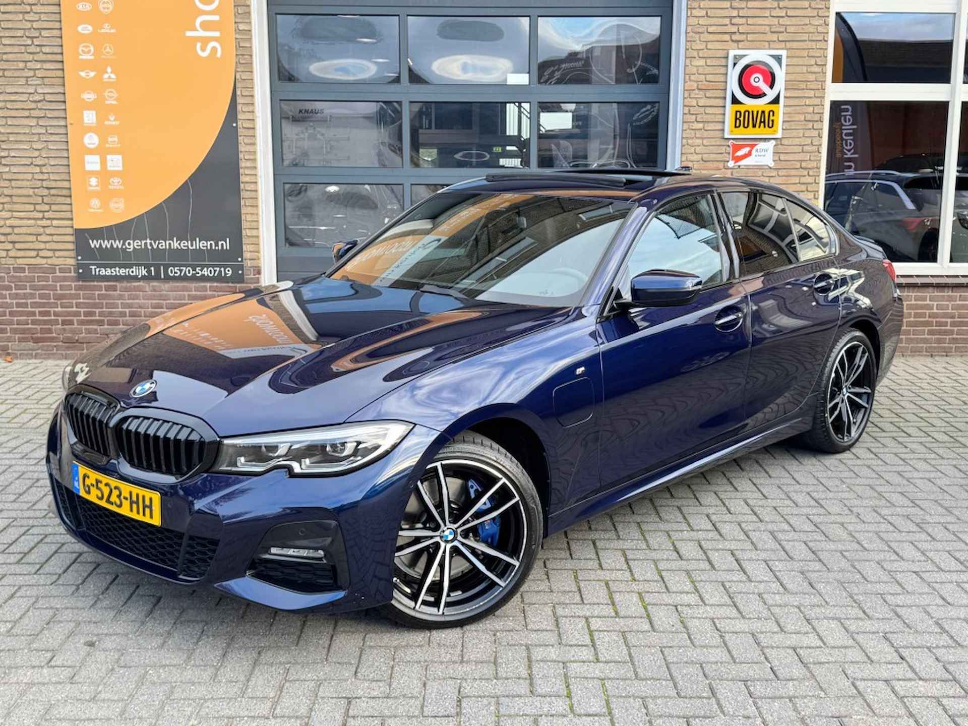 BMW 3-serie 330e M-SPORT LEER/SCHUIFDAK/HARMAN-KARDON/LED/NL-AUTO/1E EIG. - 4/54