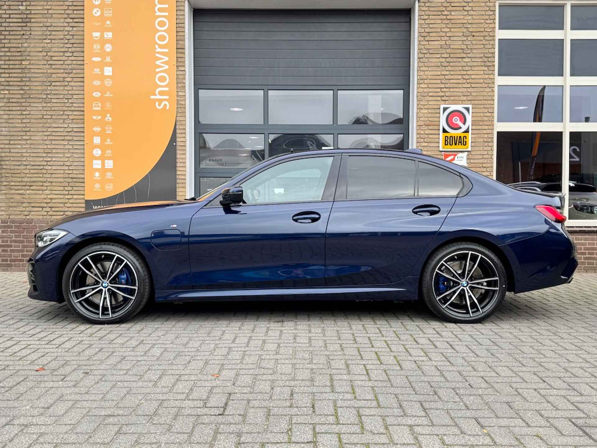 BMW 3-serie 330e M-SPORT LEER/SCHUIFDAK/HARMAN-KARDON/LED/NL-AUTO/1E EIG. - 15/54