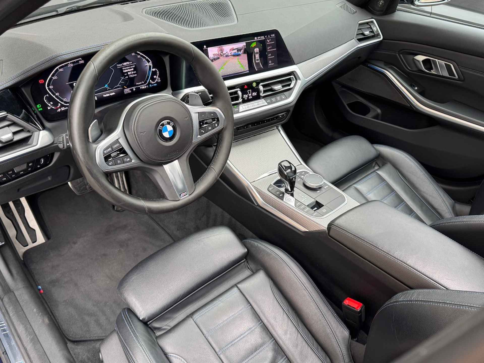 BMW 3-serie 330e M-SPORT LEER/SCHUIFDAK/HARMAN-KARDON/LED/NL-AUTO/1E EIG. - 20/54