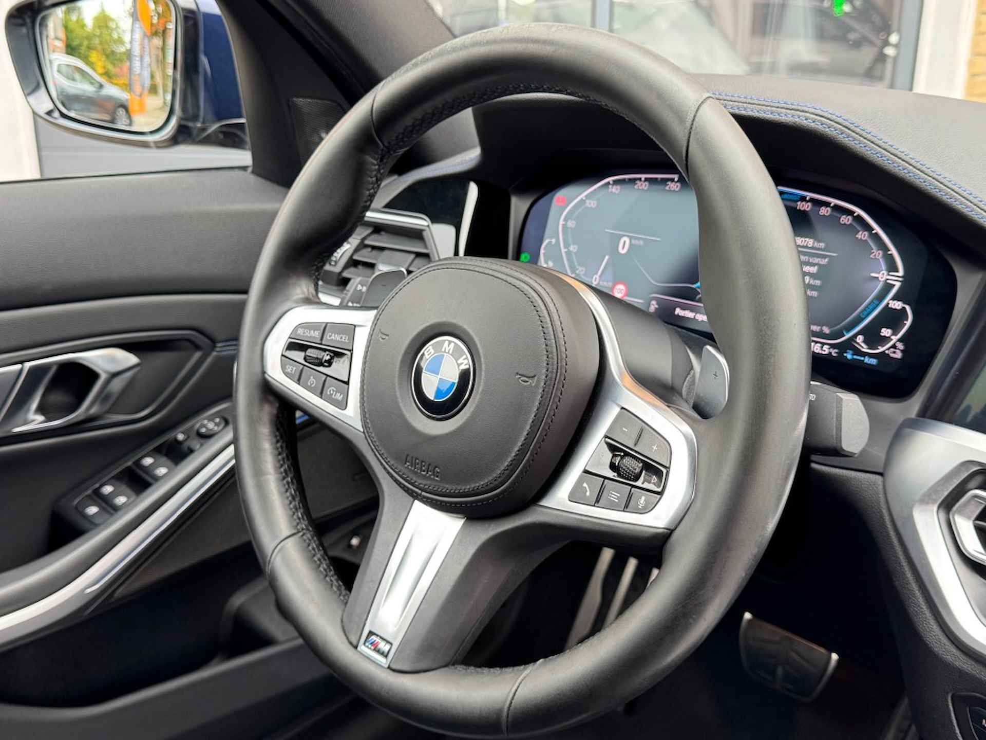 BMW 3-serie 330e M-SPORT LEER/SCHUIFDAK/HARMAN-KARDON/LED/NL-AUTO/1E EIG. - 27/54