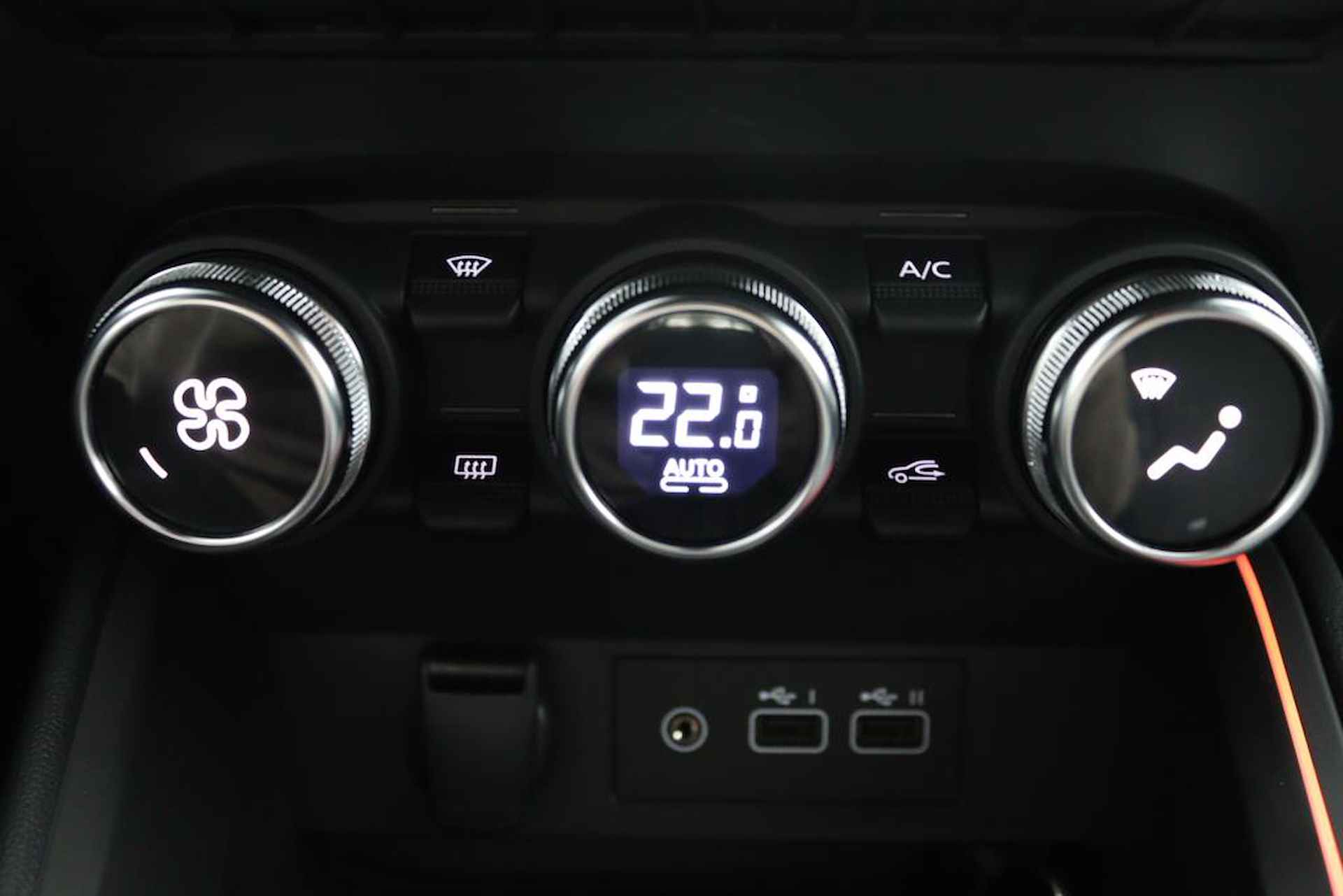 Renault Clio 1.0 TCe 90 GPF techno | Adaptieve Cruise Control | Camera | Stoelverwarming | Stuurwiel Verwarmd | Metallic Lak | Climate Control | NIEUW | FACELIFT | Apple Car Play | Android Auto | NAP | - 30/53