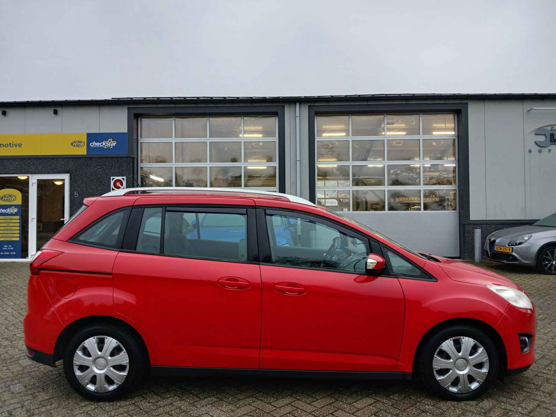 Ford Grand C-Max 1.0 Trend - Airco - Nieuwe distributie riem - 7/17