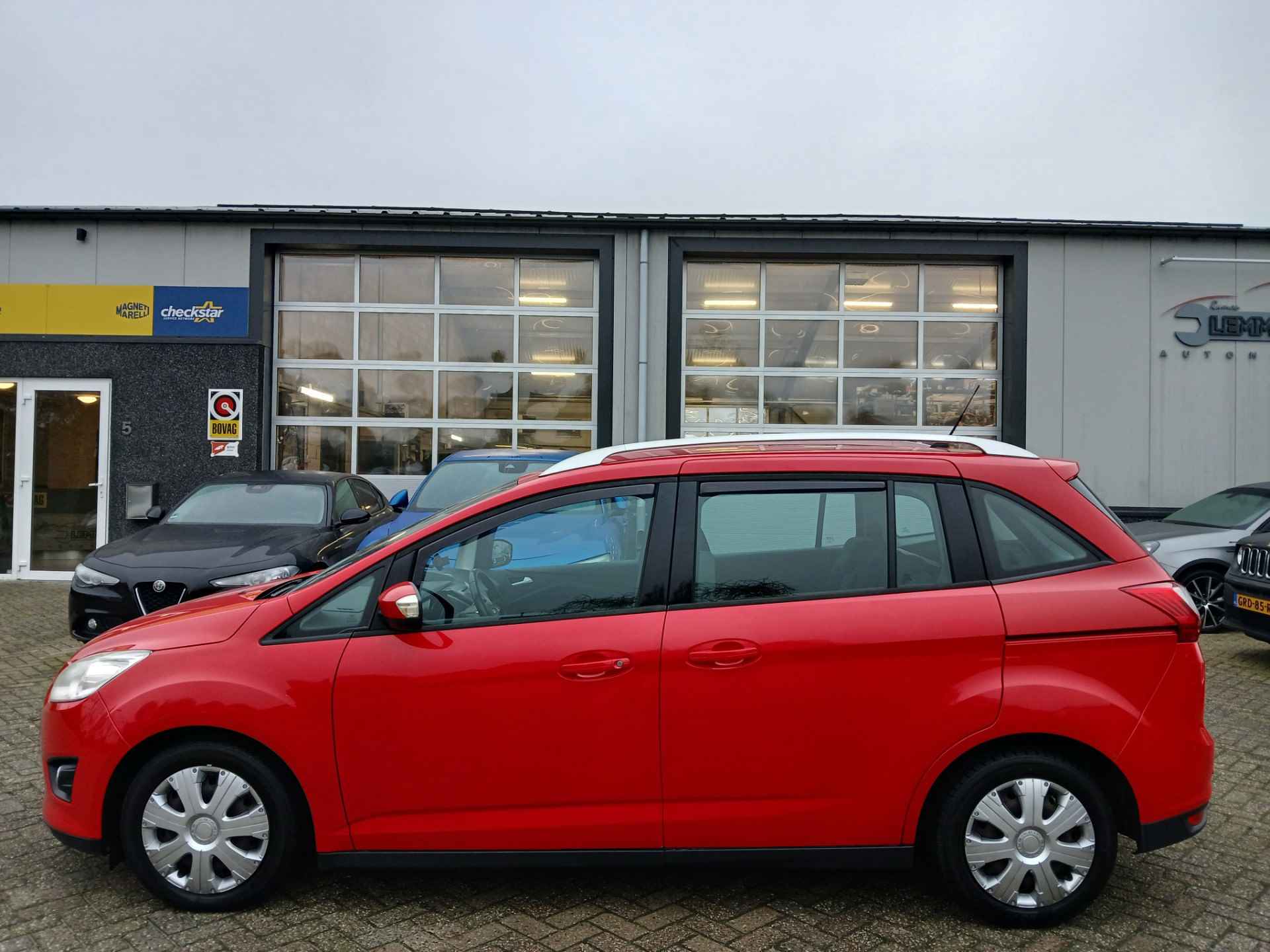 Ford Grand C-Max 1.0 Trend - Airco - Nieuwe distributie riem - 8/17