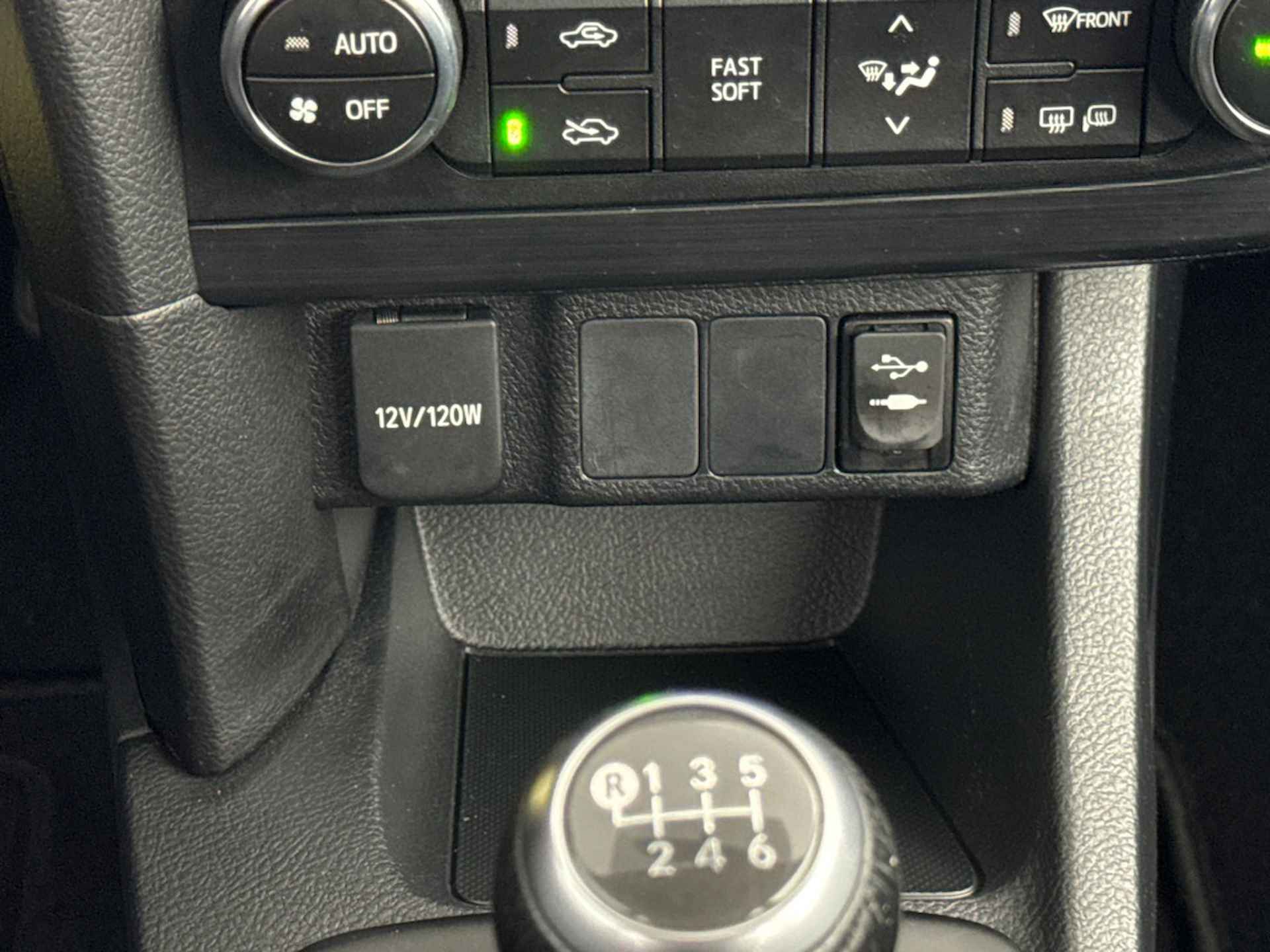 Toyota Auris 1.6 Now - 15/27