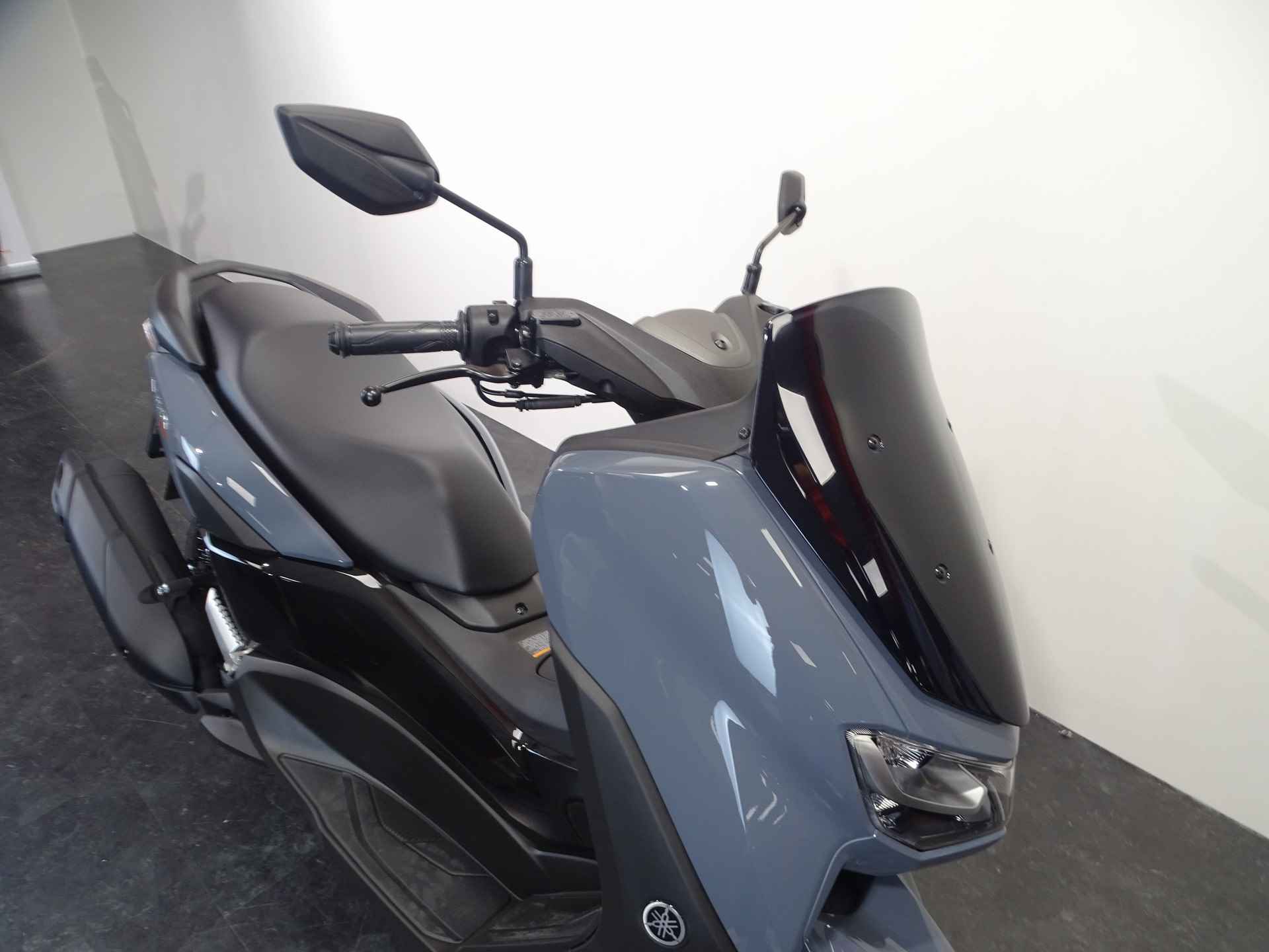 Yamaha NMAX 155 - 2/5