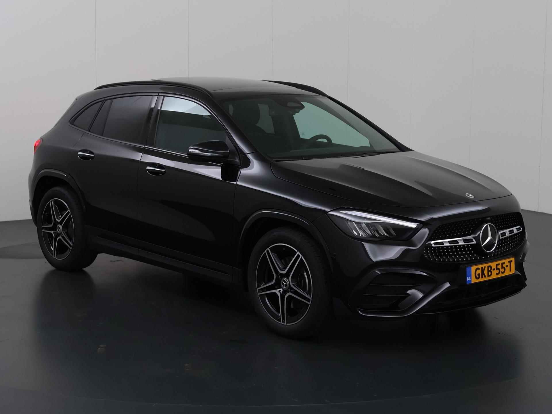 Mercedes-Benz GLA-klasse 180 Star Edition AMG Line | Panoramadak | Trekhaak | Sfeerverlichting | Stoelverwarming | - 24/52