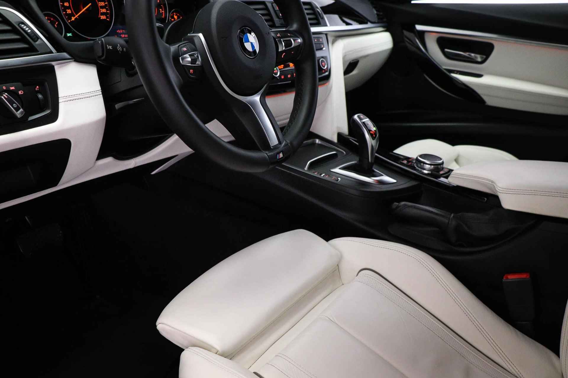 BMW 3-serie 340i M Sport | HIGH EXECUTIVE PACK | INDIVIDUAL | 19" - 33/64