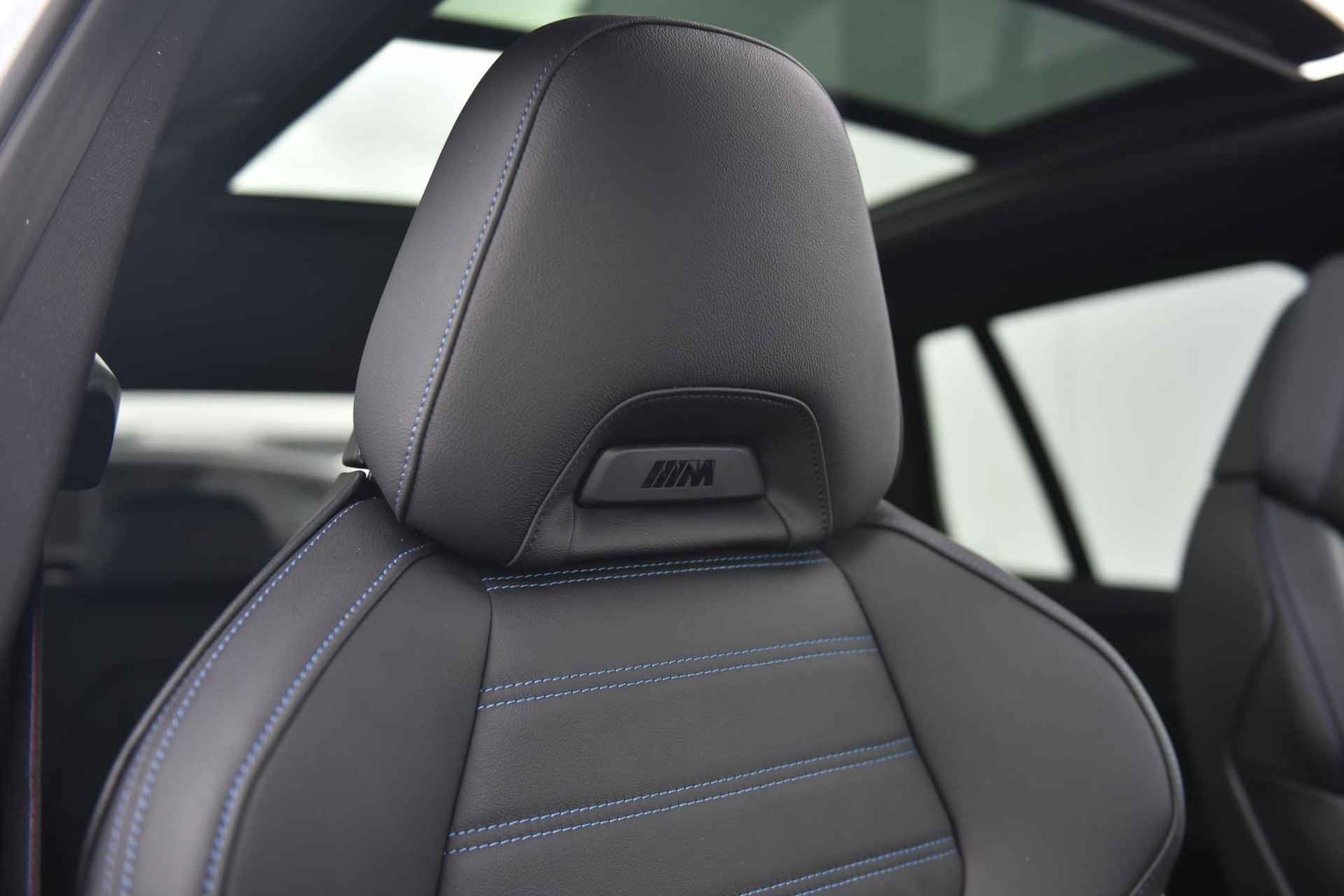 BMW X3 xDrive30e High Executive M-Sport Glazen Schuifdak / 20 Inch / Stuurwielrand Verwarming / Shadow Line / Comfort Acces / Getinte Ramen / Electrisch verstelbare Voorstoelen / Driving Assistant / Parking Assistant Plus / Hifi - 7/26