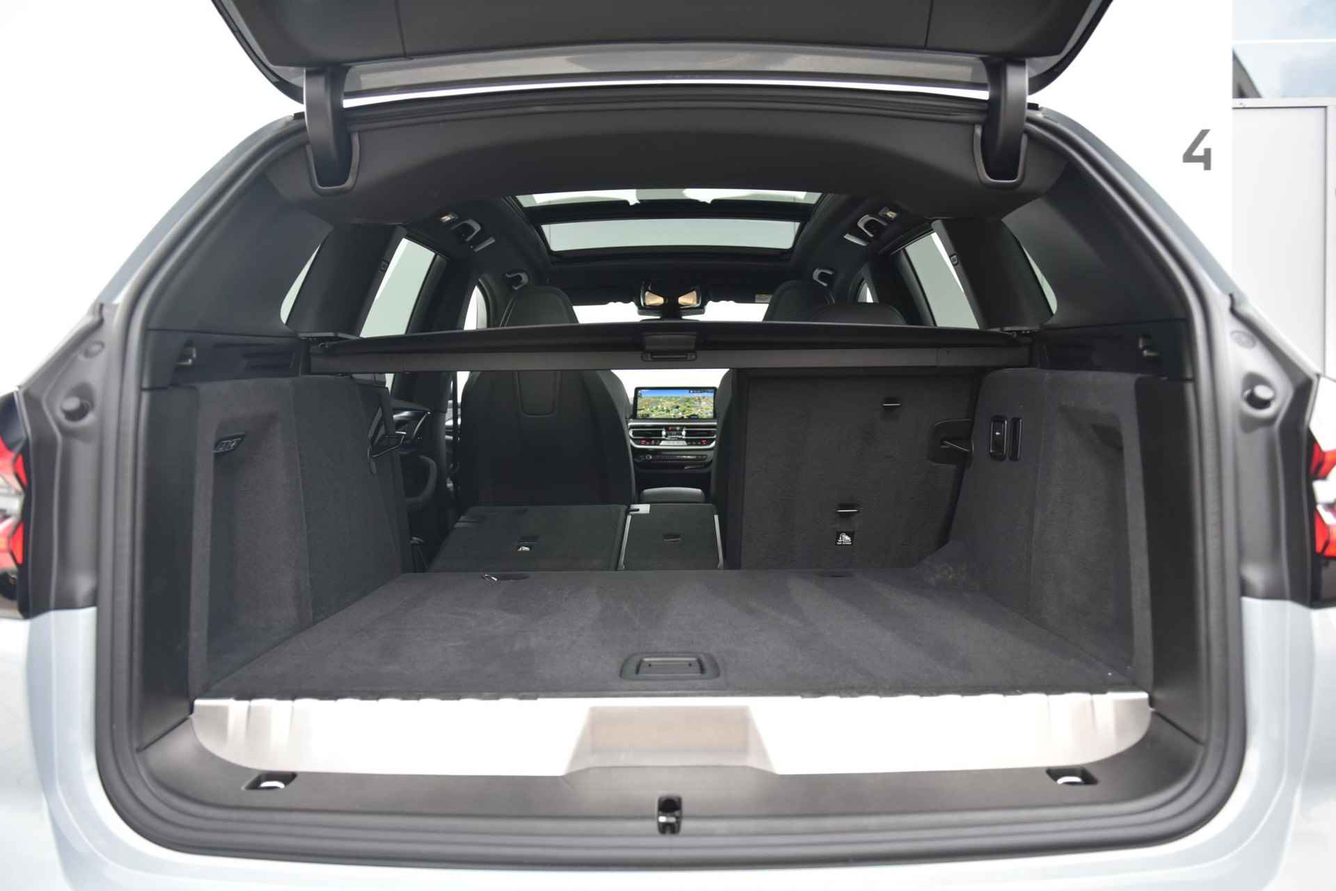 BMW X3 xDrive30e High Executive M-Sport Glazen Schuifdak / 20 Inch / Stuurwielrand Verwarming / Shadow Line / Comfort Acces / Getinte Ramen / Electrisch verstelbare Voorstoelen / Driving Assistant / Parking Assistant Plus / Hifi - 11/26