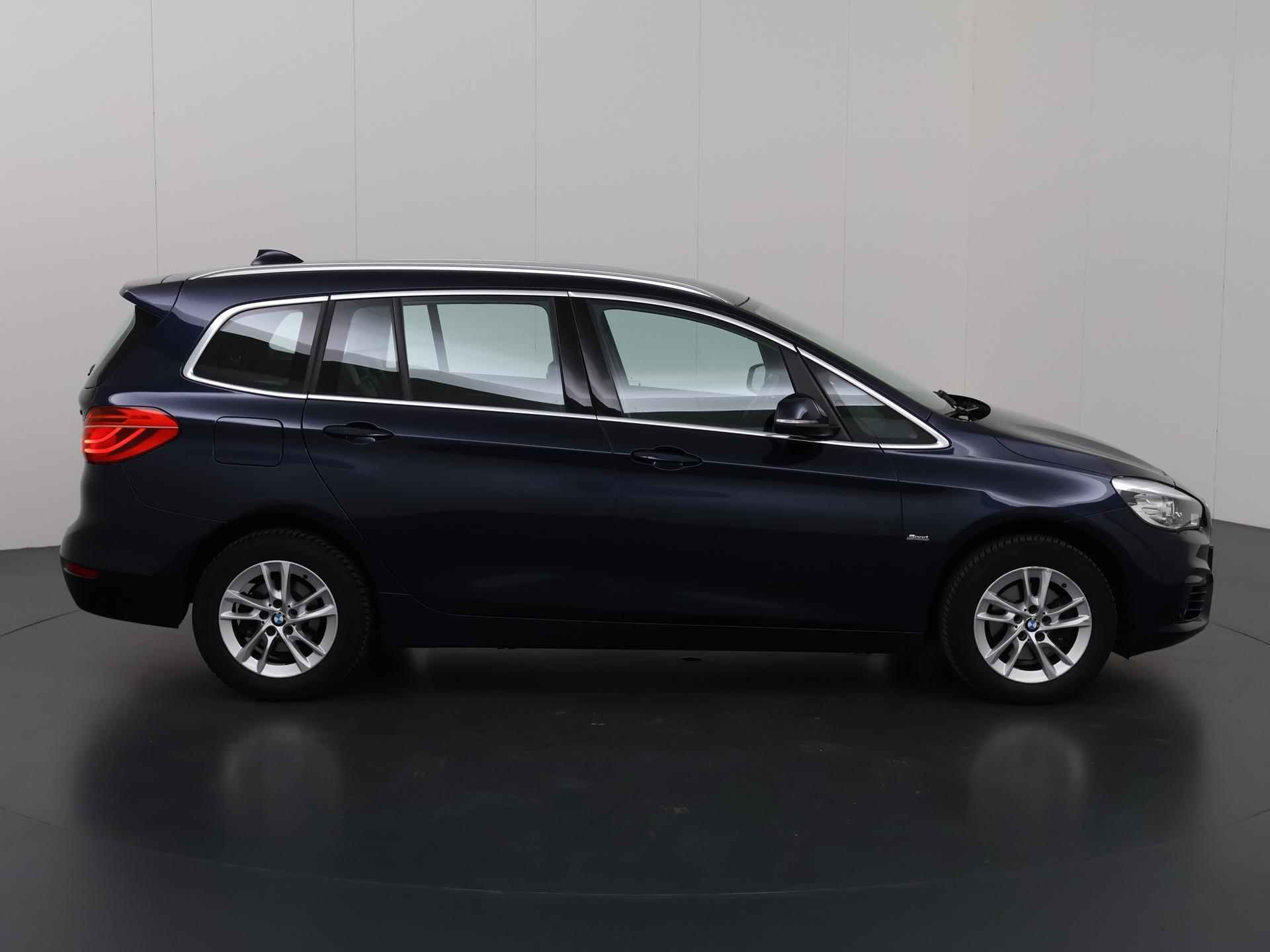 BMW 2-serie Gran Tourer 218i 7p. Corporate Lease High Executive | Sportline | Sportstoelen | Groot Navigatie | Stoelverwarming | LED | HUD | Camera | Ele. kofferdeksel | Climate Control | Cruise Control | 7-Zitplaatsen | - 7/40