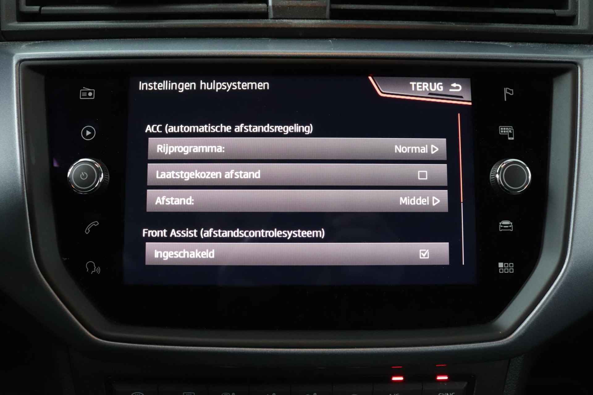 SEAT Arona 1.0 TSI Style Business Intense |Luxe Uitvoering| Trekhaak | LED | KeyLess Start| Cruise Control Adaptief| | Android Auto & Apple Carplay| - 26/47