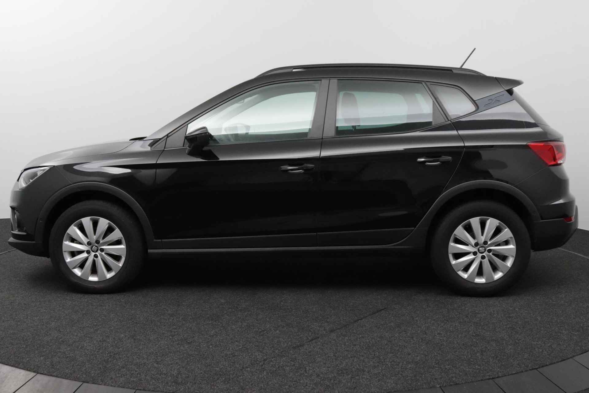 SEAT Arona 1.0 TSI Style Business Intense |Luxe Uitvoering| Trekhaak | LED | KeyLess Start| Cruise Control Adaptief| | Android Auto & Apple Carplay| - 8/47