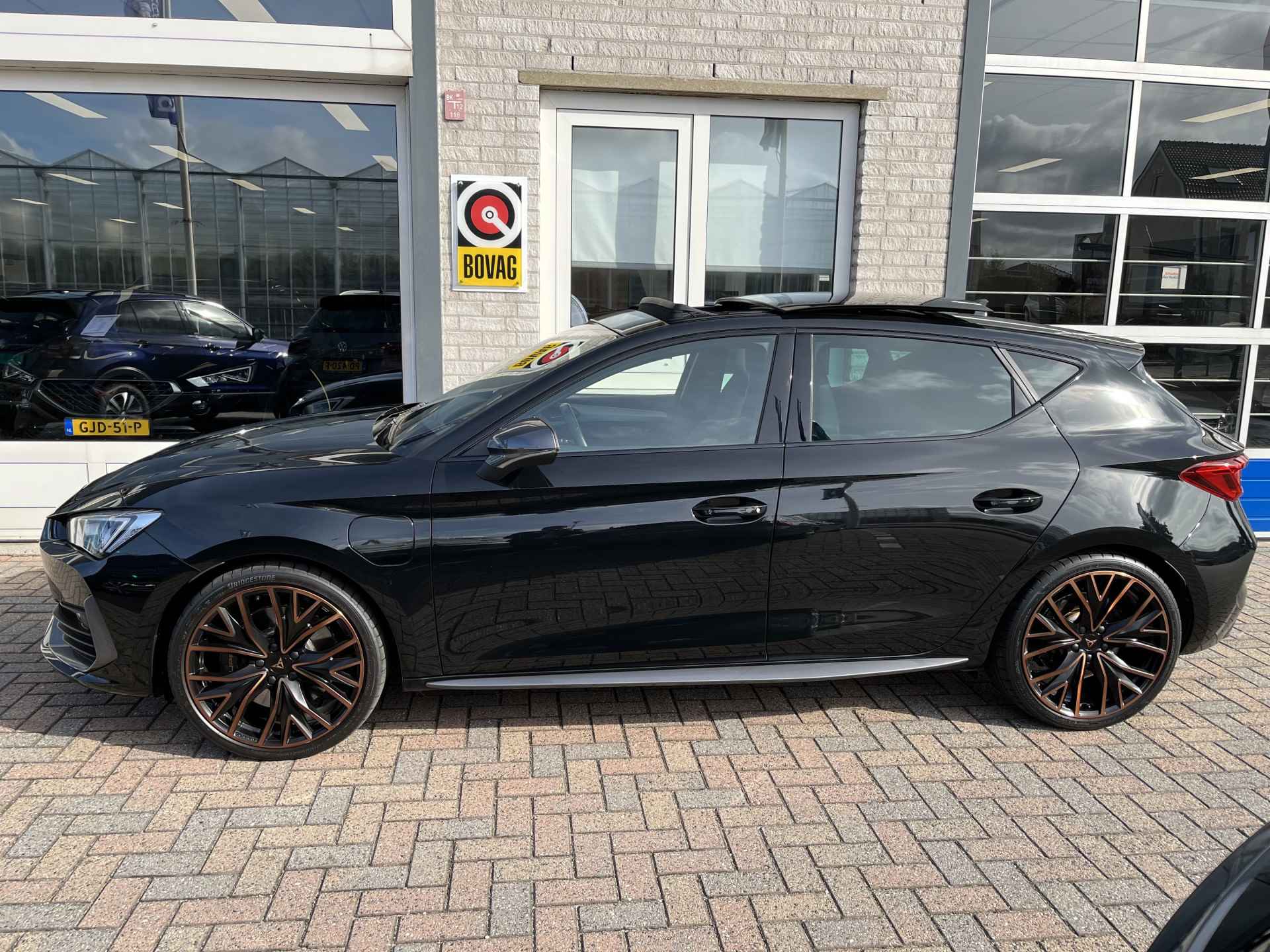 CUPRA Leon 1.4 e-Hybrid VZ Performance / AUTOMAAT/ 245 PK/ PANO/ PARK. SENSOREN/ DODE HOEK/ KEYLESS/ STOEL EN STUUR VERWARM./ ADAPT. CRUISE/ BLUETOOTH/ NAVI/ CLIMA/ DAB/ 19" LMV/ - 3/61