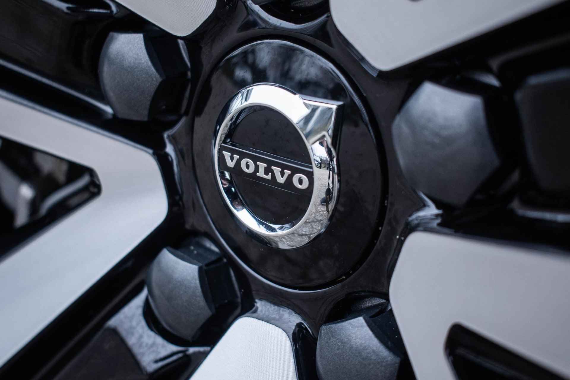Volvo S60 T6 Recharge AWD Plus Dark | Panoramadak | Harman Kardon audio | Parkeercamera | Stoel- en stuurverwarming | Google Infotainment - 12/35