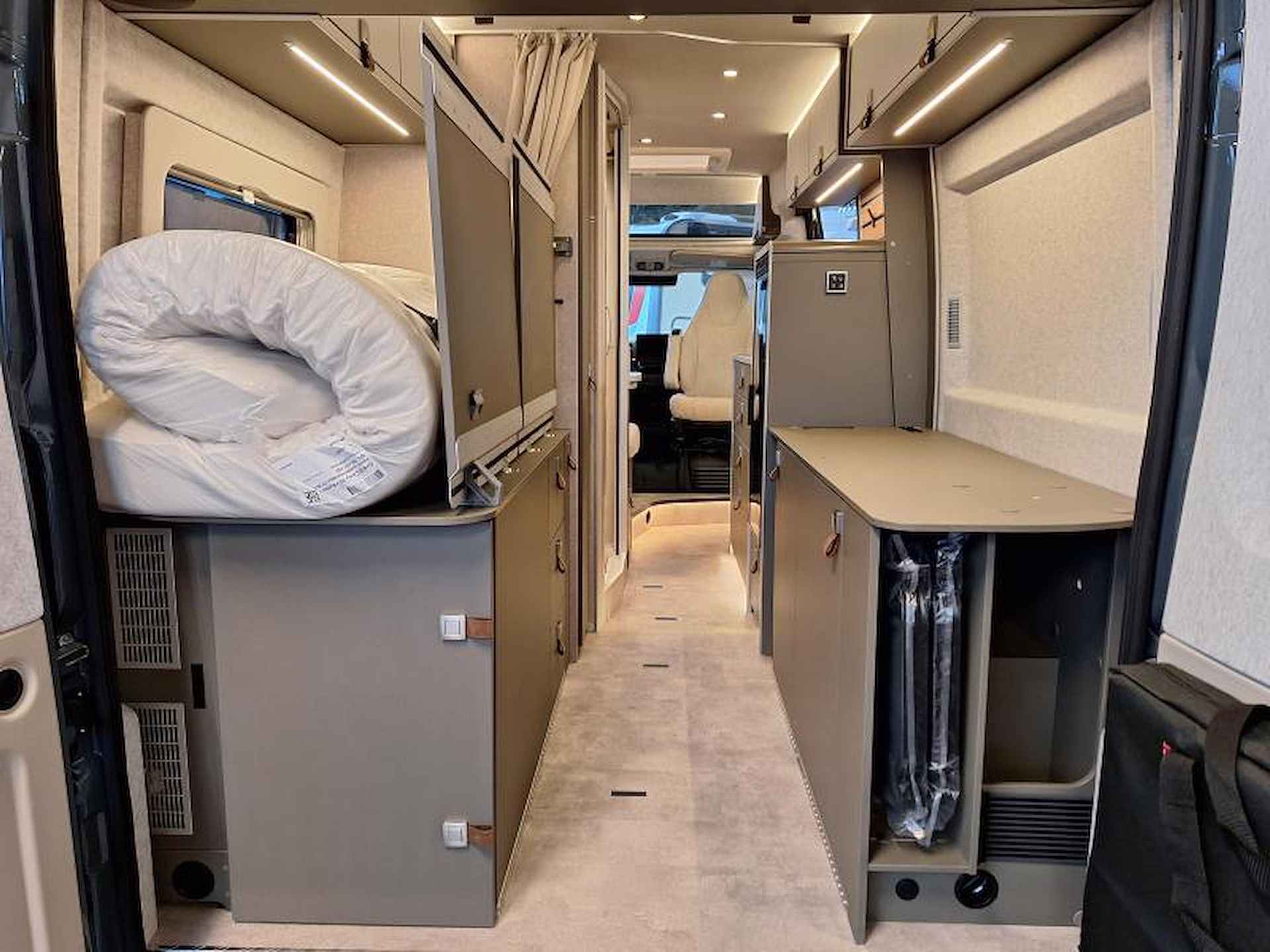 Hymer Grand Canyon 600 9G AUTOMAAT+SKYROOF - 9/25