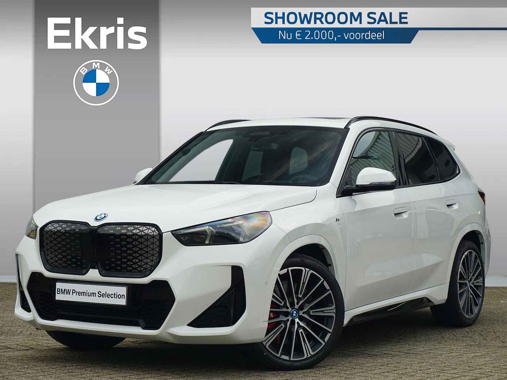 BMW iX1 eDrive20 M Sport Pro Panorama Dak / Harman Kardon / Comfort Acces / Trekhaak | Showroom Sale - 1/24