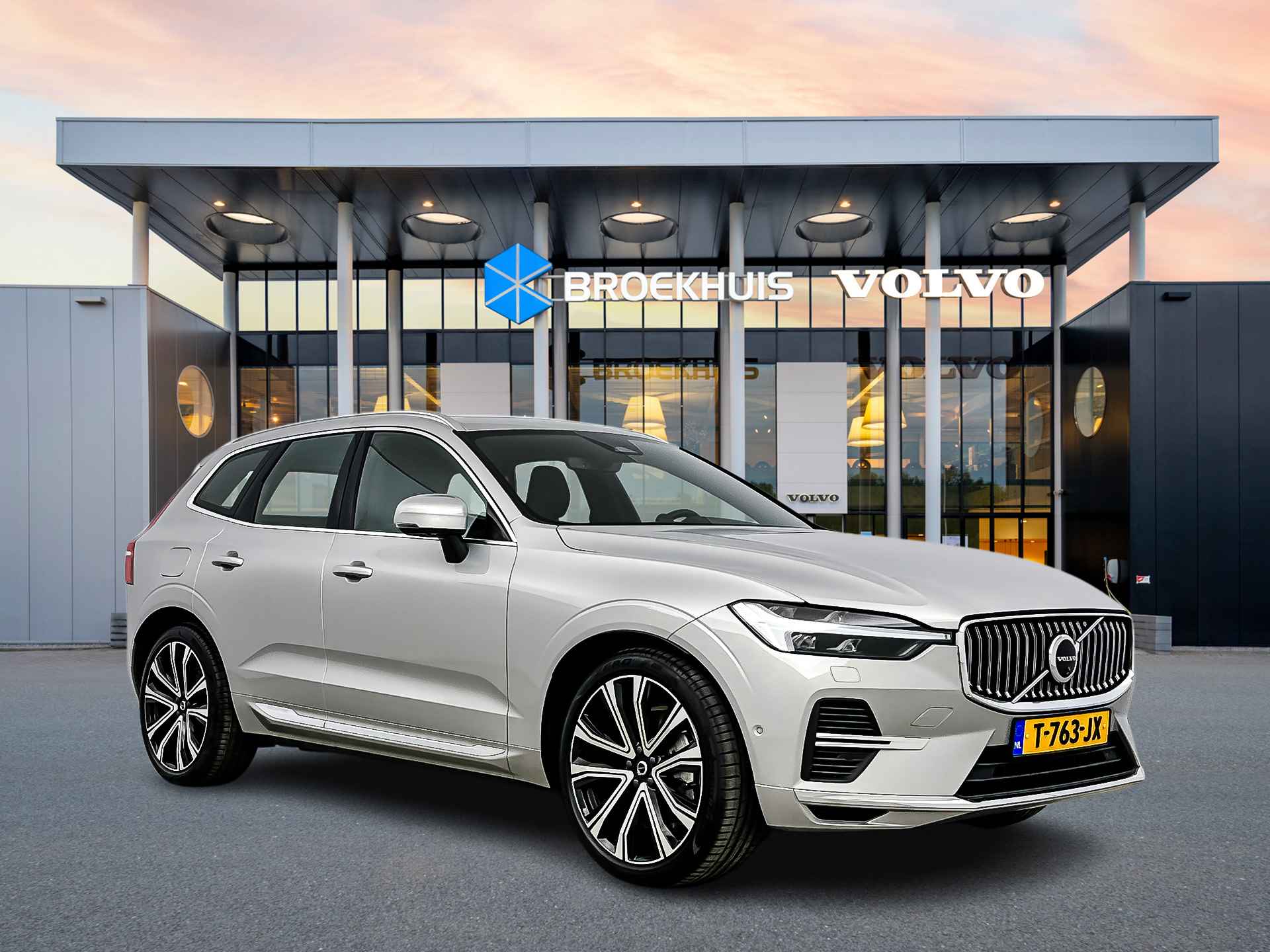 Volvo XC60 T8 Recharge AWD Ultimate Bright | 21" | Luchtvering | B&W | 360 Camera | Gelaagd glas | Trekhaak | P - 3/33