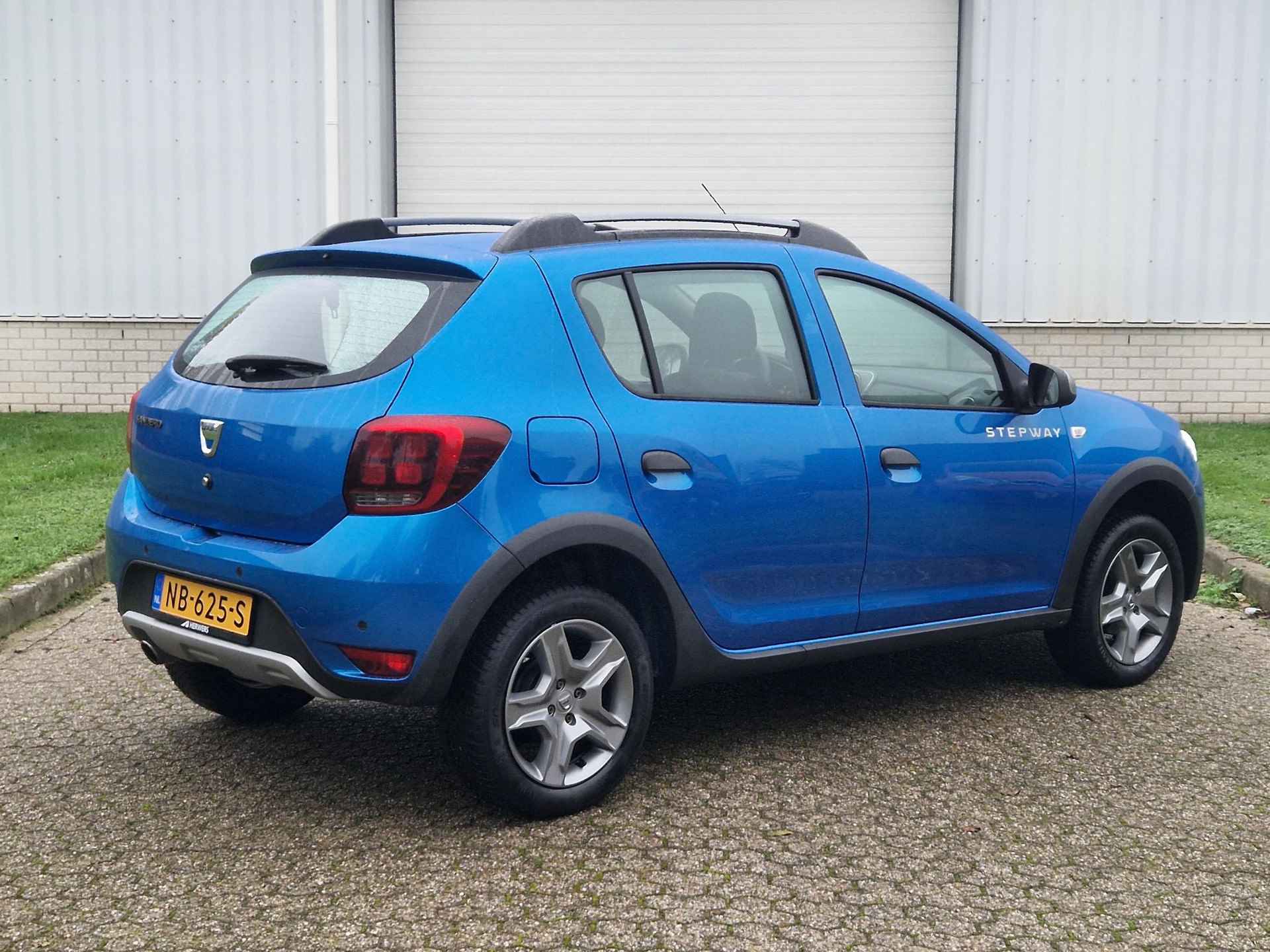 Dacia Sandero 0.9 TCe SL Stepway / 1e Eigenaar / Onderhouden / Sensoren / Airco / Cruise Control / LED Dagrijverlichting / Navigatie Full Map / - 3/36