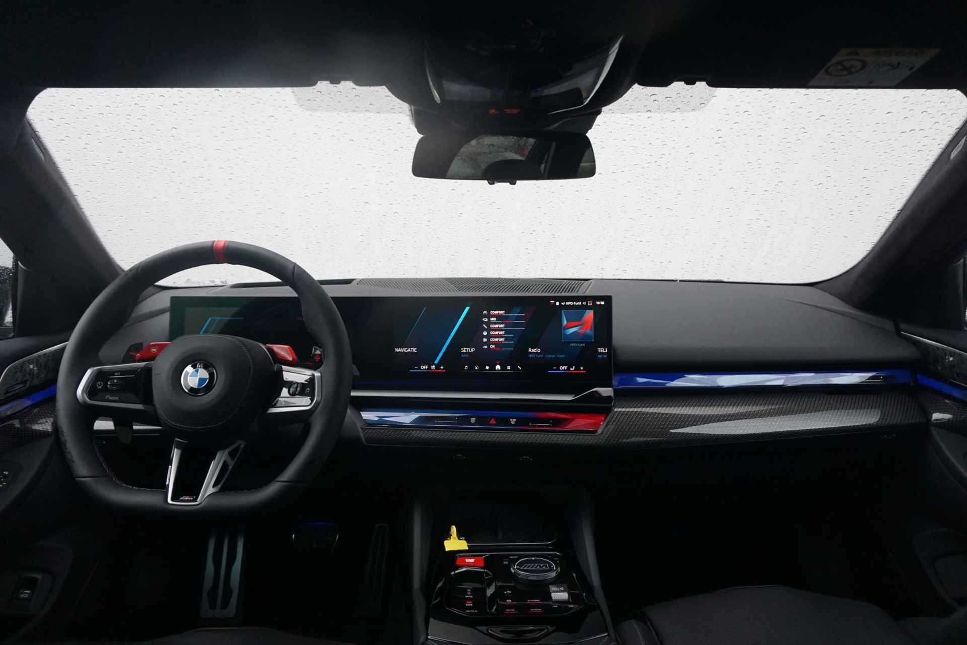 BMW M5 Touring SNEL LEVERBAAR / Trekhaak / M Compound Remmen / Panorama Dak / M Driver's Pack / Comfort Acces / Head-UP / Bowers & Wilkins / Driving Assistant Professional - 10/47