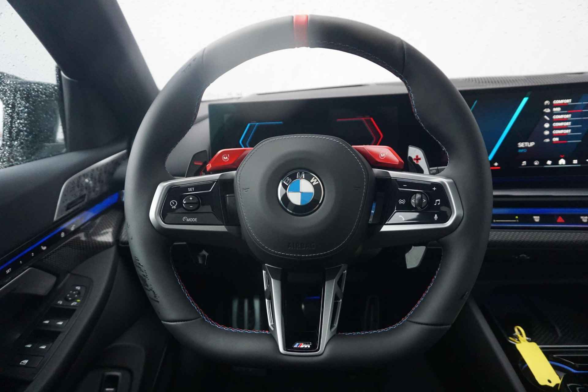 BMW M5 Touring SNEL LEVERBAAR / Trekhaak / M Compound Remmen / Panorama Dak / M Driver's Pack / Comfort Acces / Head-UP / Bowers & Wilkins / Driving Assistant Professional - 11/47