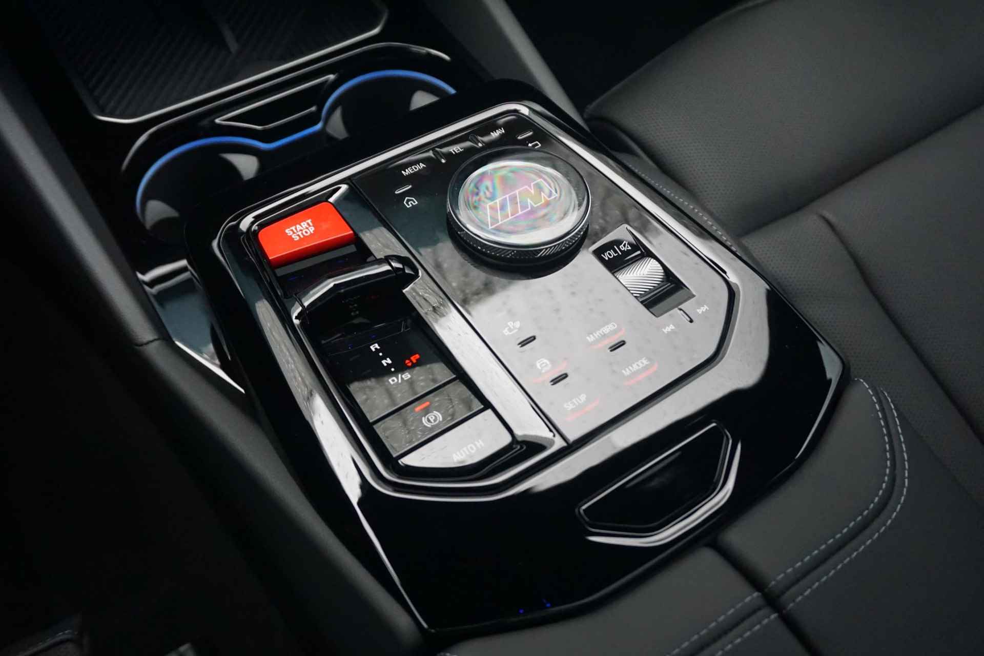 BMW M5 Touring SNEL LEVERBAAR / Trekhaak / M Compound Remmen / Panorama Dak / M Driver's Pack / Comfort Acces / Head-UP / Bowers & Wilkins / Driving Assistant Professional - 16/47