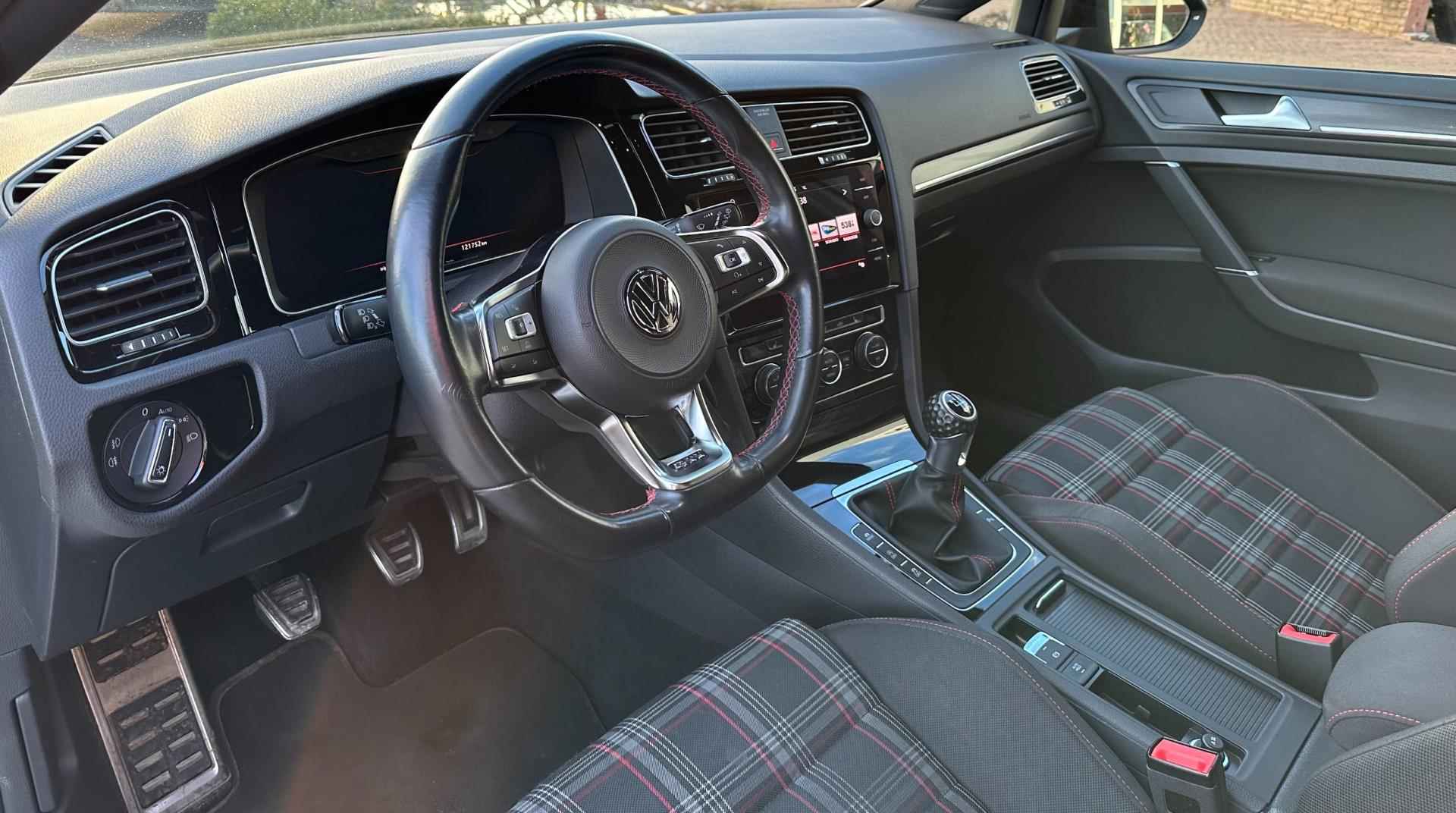 Volkswagen Golf 2.0 TSI GTI Performance - 15/33
