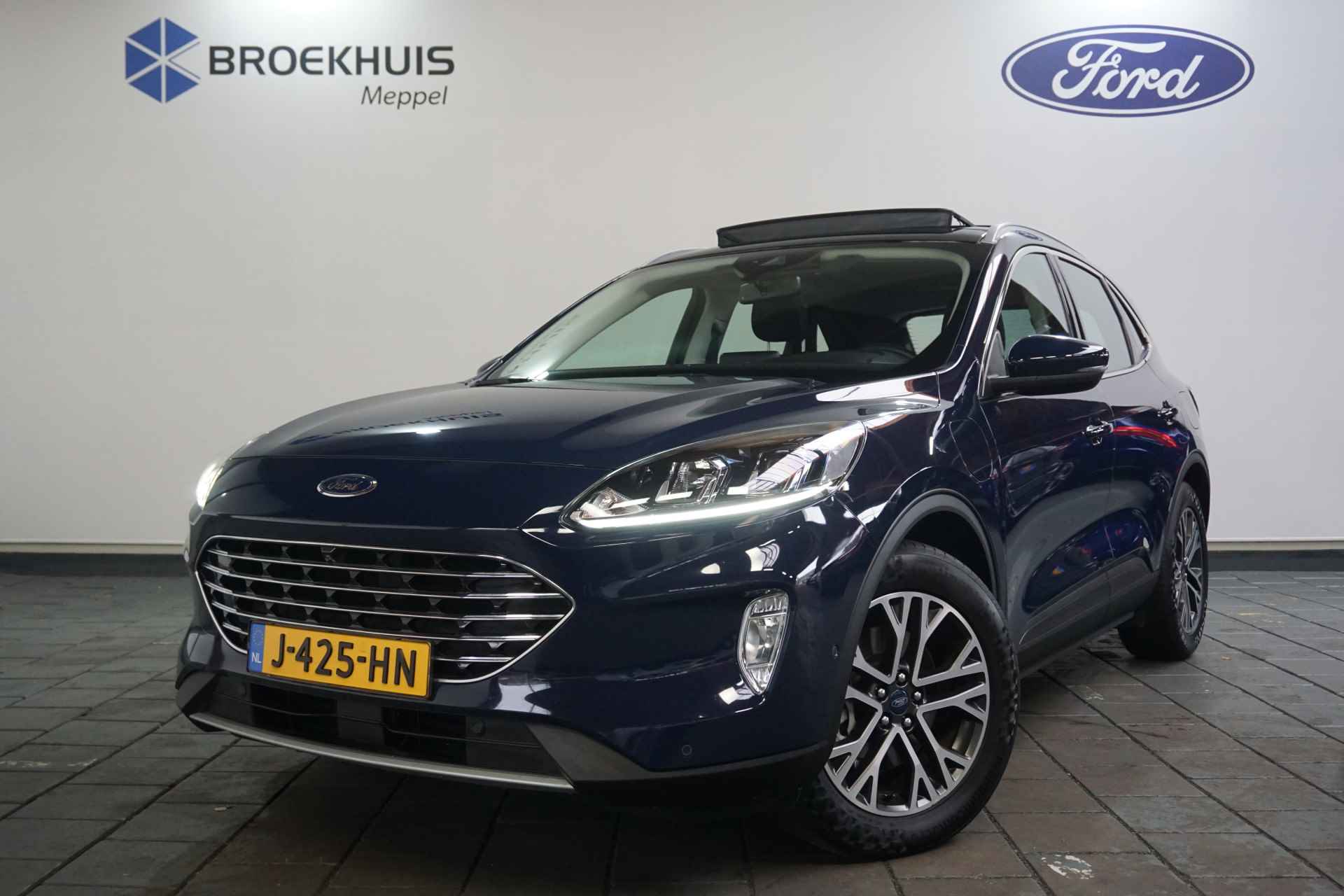 Ford Kuga 2.5 PHEV Titanium | Trekhaak Wegklapbaar | Pano Dak | Adaptive Cruise | Winter Pakket | Dodehoek Detectie | - 2/57