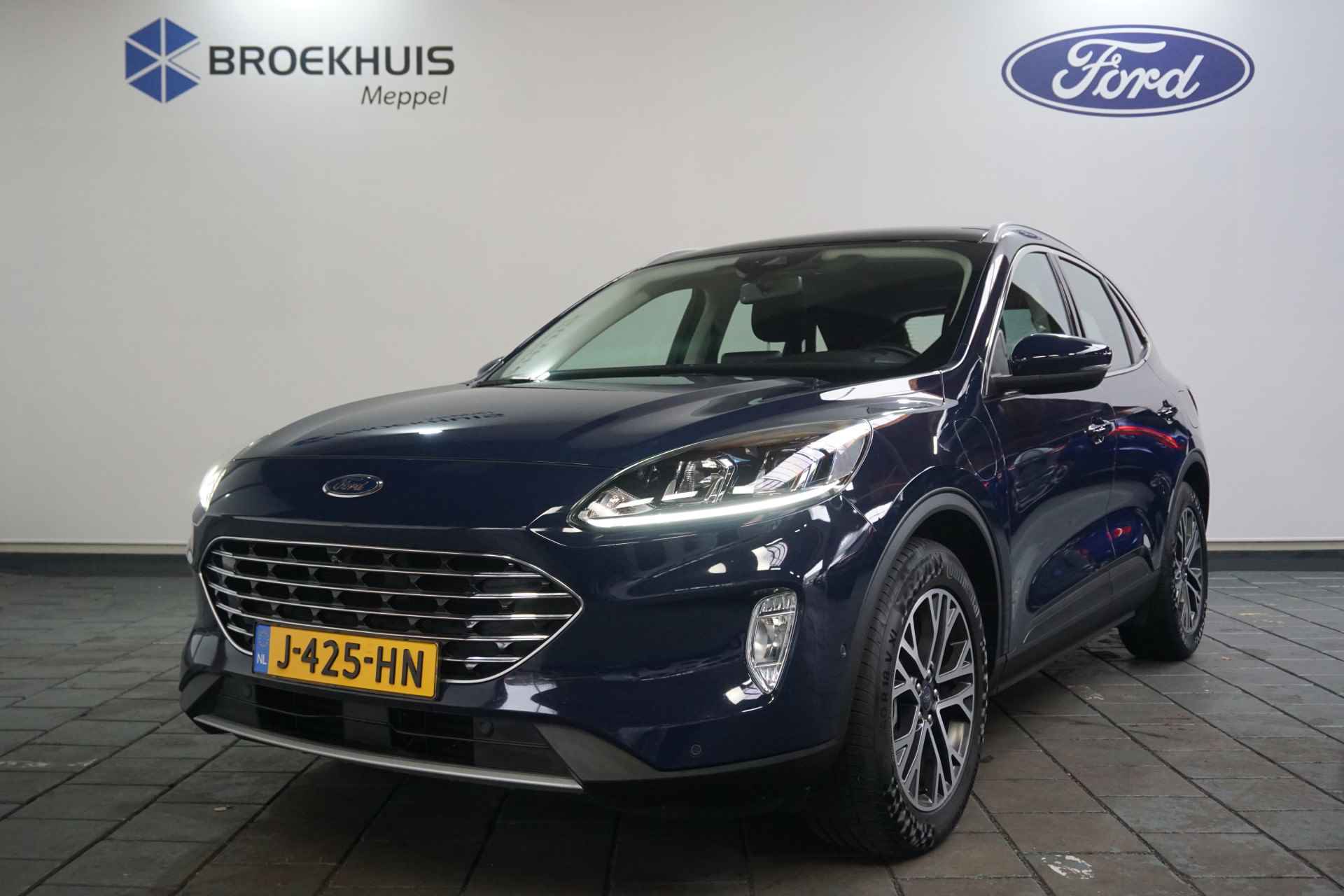 Ford Kuga 2.5 PHEV Titanium | Trekhaak Wegklapbaar | Pano Dak | Adaptive Cruise | Winter Pakket | Dodehoek Detectie | - 3/57