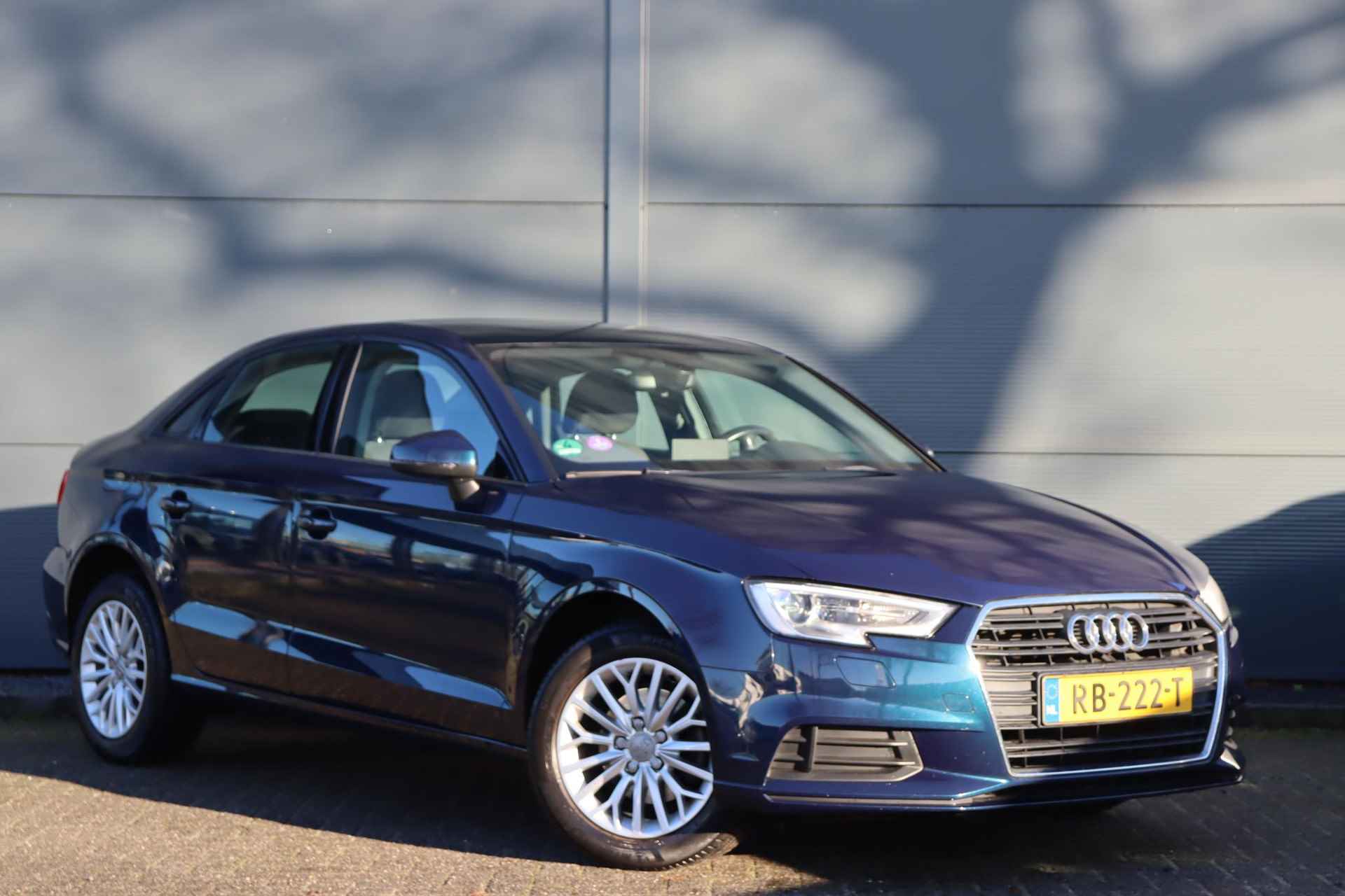 Audi A3 Limousine 1.0 TFSI / Panoramadak / Navi / Trekhaak - 3/35