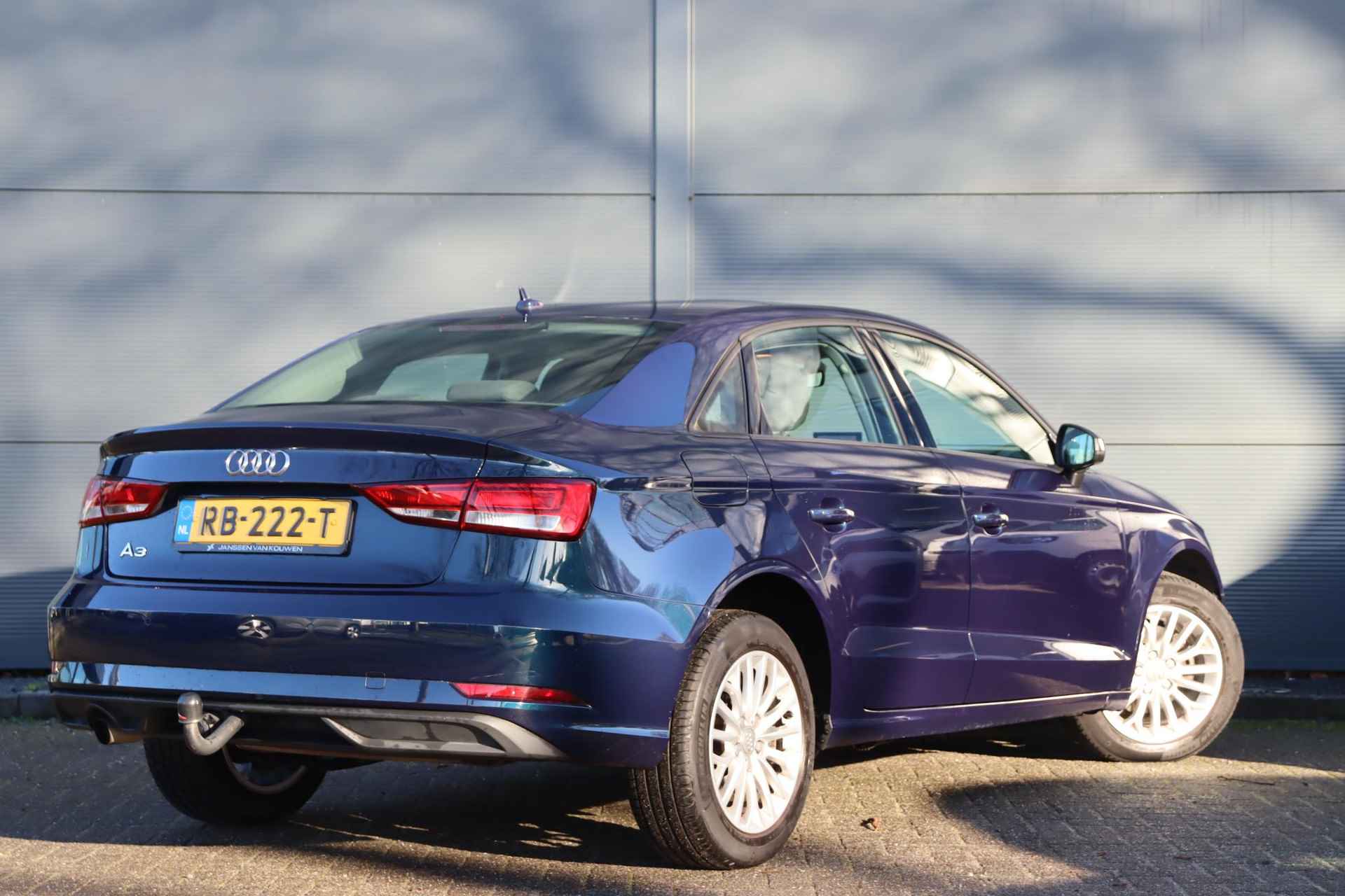 Audi A3 Limousine 1.0 TFSI / Panoramadak / Navi / Trekhaak - 6/35