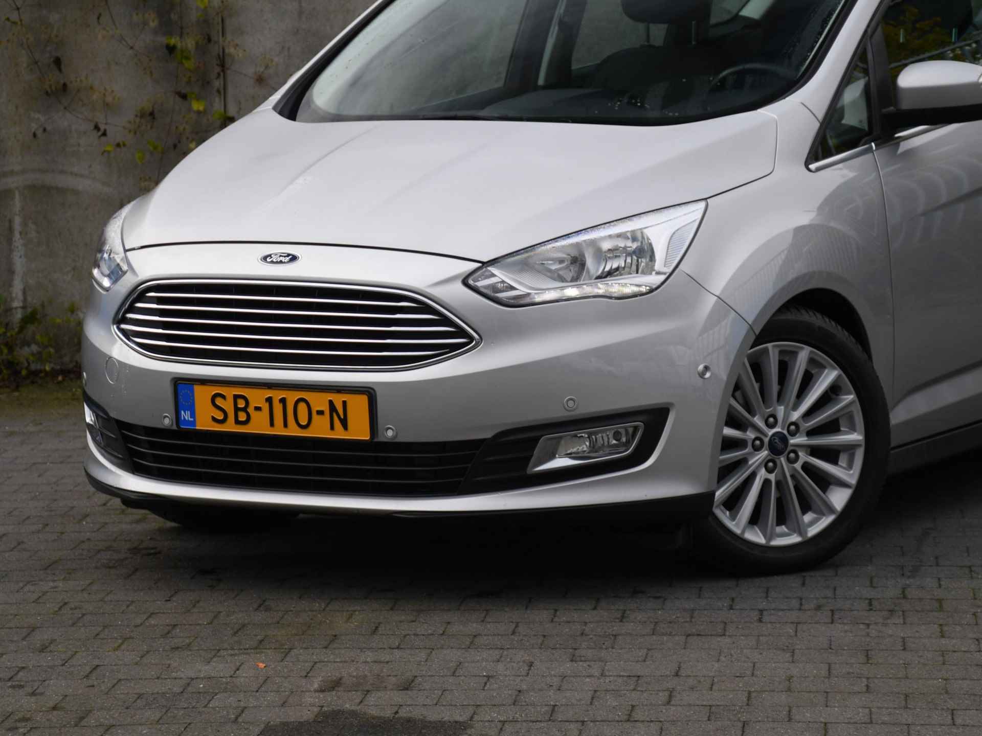 Ford C-Max Titanium 1.0 EcoBoost 125pk PDC + CAM. | KEYLESS | QUICK CLEAR | NAVI | APPLE-CARPLAY - 2/31