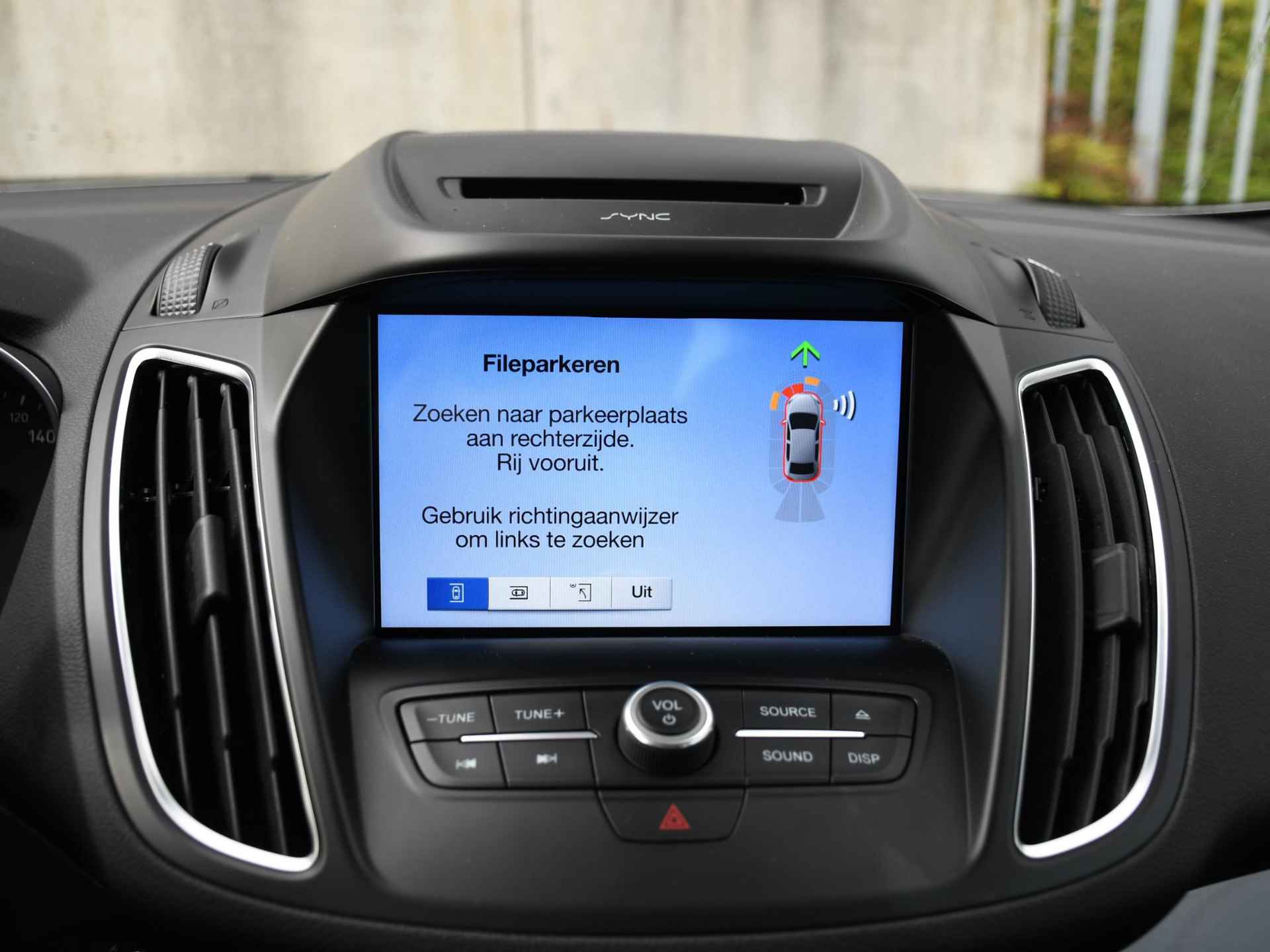 Ford C-Max Titanium 1.0 EcoBoost 125pk PDC + CAM. | KEYLESS | QUICK CLEAR | NAVI | APPLE-CARPLAY - 16/31