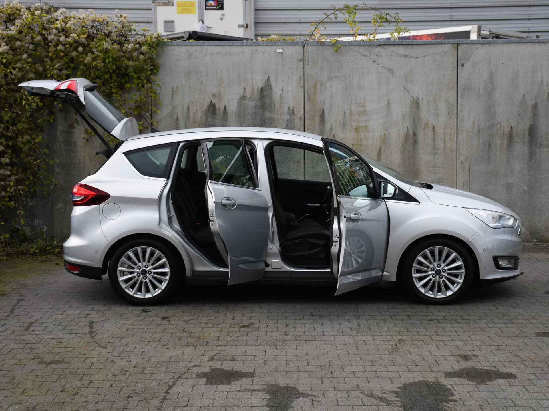 Ford C-Max Titanium 1.0 EcoBoost 125pk PDC + CAM. | KEYLESS | QUICK CLEAR | NAVI | APPLE-CARPLAY - 28/31