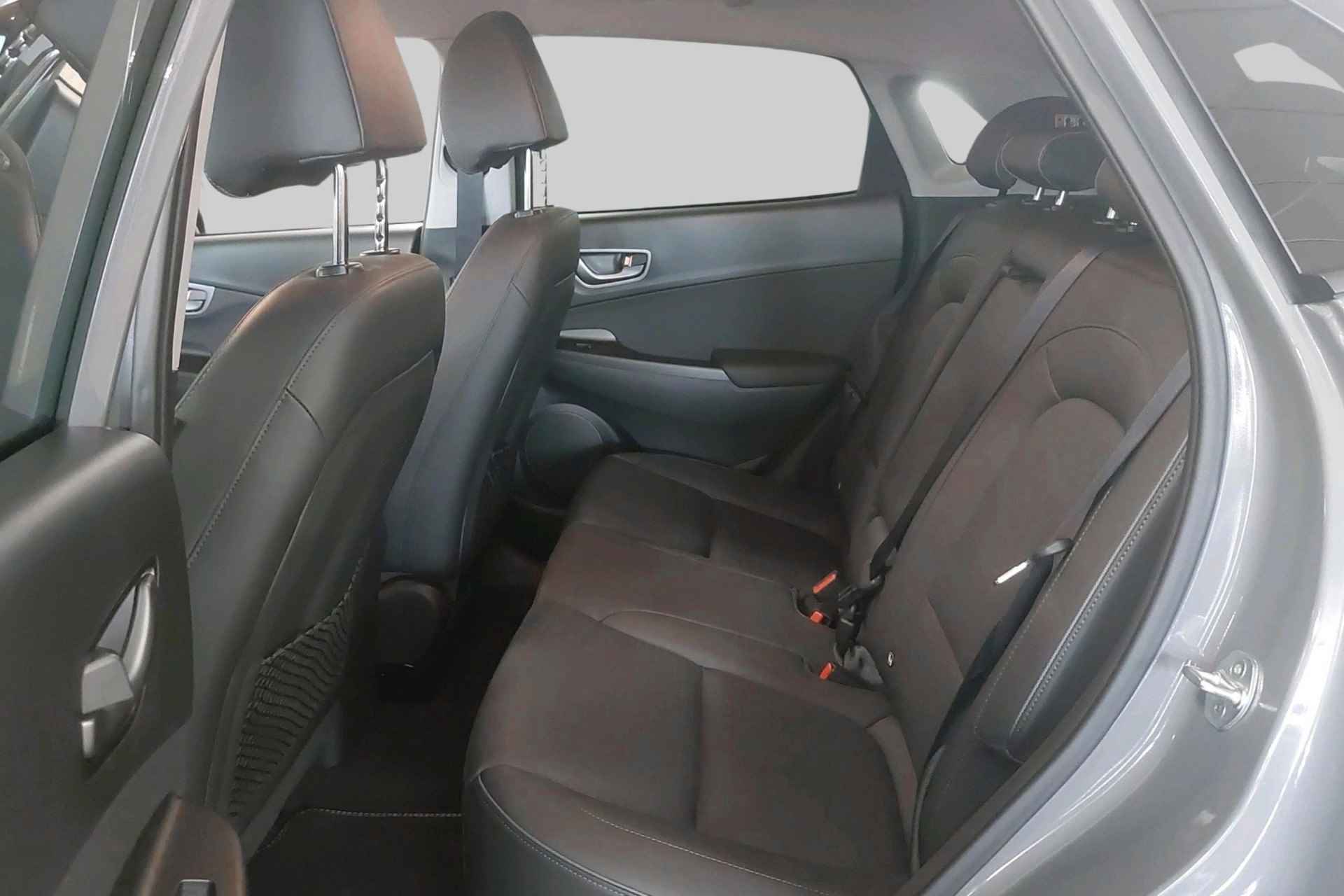 Hyundai KONA EV Premium 64 kWh - 9/22