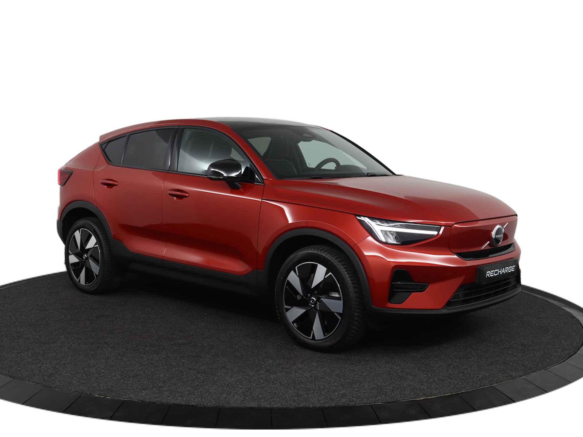 Volvo C40 Single Motor Extended Range Plus 82 kWh Direct leverbaar! | Stoel & stuurwielverwarming | Parkassist voor + achter | Parkassist camera | Adaptieve cruise control incl. BLIS | 19'' lm velgen | Keyless Entry | Warmtepomp | Standverwarming met timer - 13/64