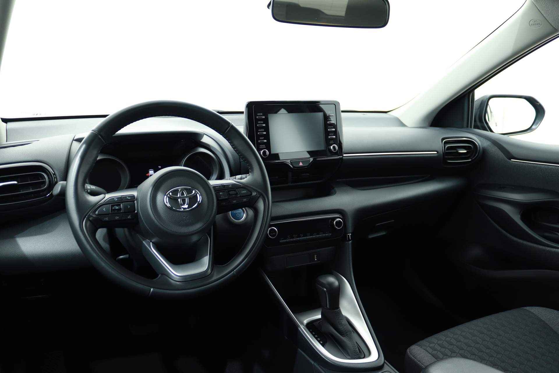 Toyota Yaris 1.5 HYBRID DYNAMIC AUT. | Navi | Camera | Adaptive Cruise | Trekhaak - 2/46