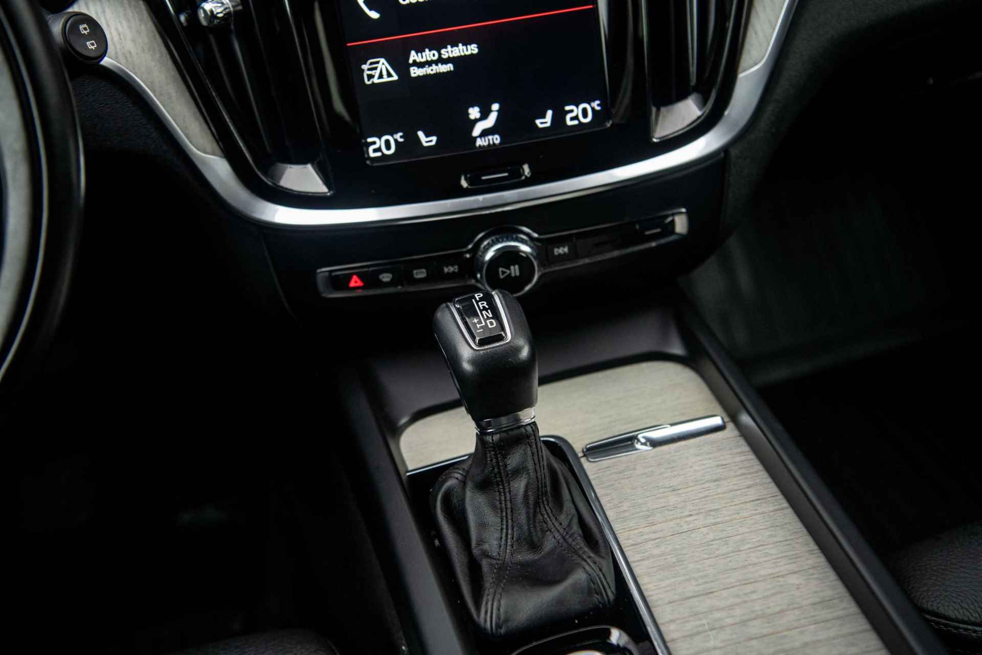 Volvo V60 T6 AWD Inscription Fin € 592 p/m | Navi | Head-up | 360 Camera |Standkachel | Adapt. Cruise| BLIS | Stoel+Stuur verwarming - 27/35