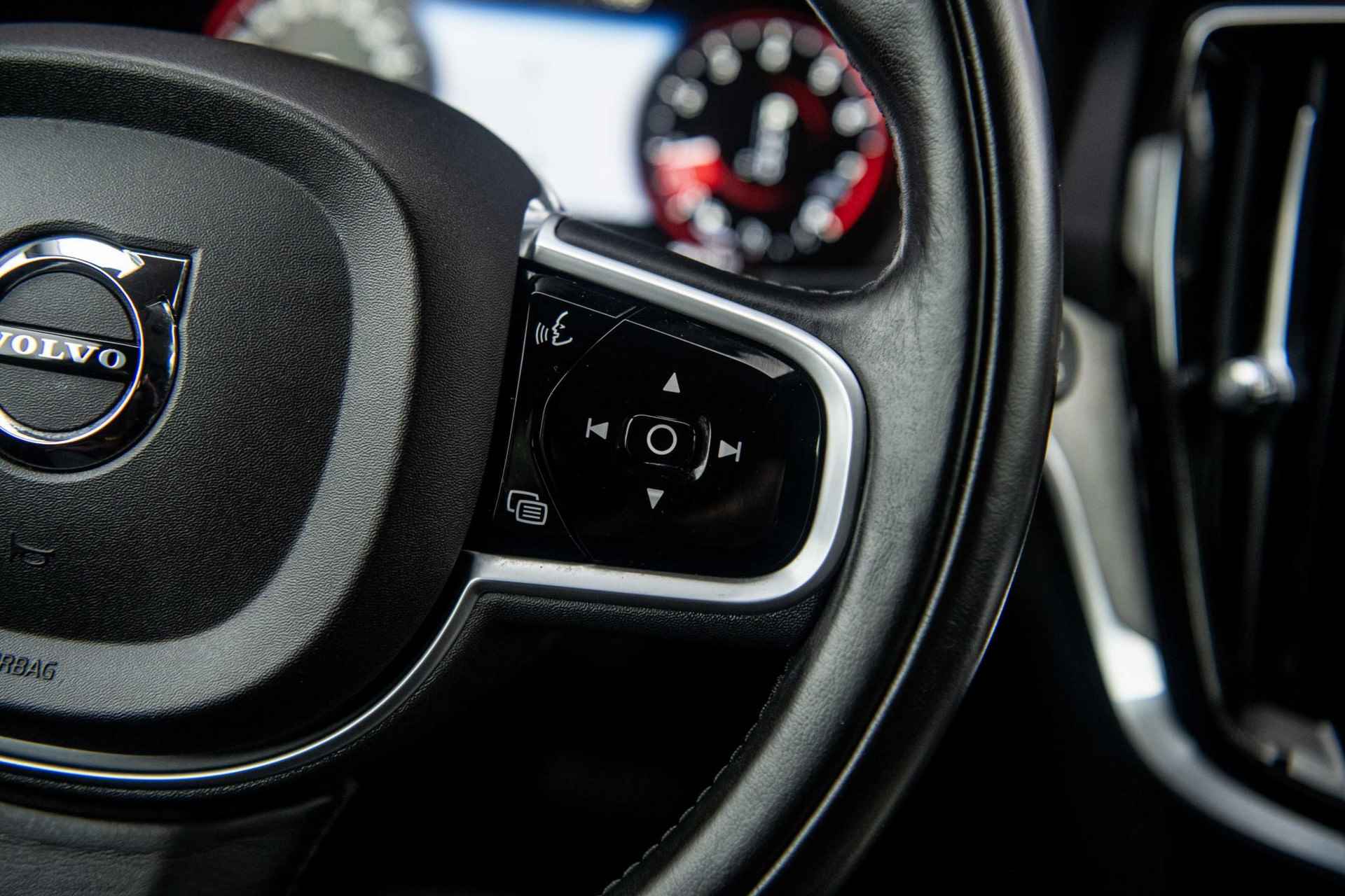 Volvo V60 T6 AWD Inscription Fin € 592 p/m | Navi | Head-up | 360 Camera |Standkachel | Adapt. Cruise| BLIS | Stoel+Stuur verwarming - 29/35